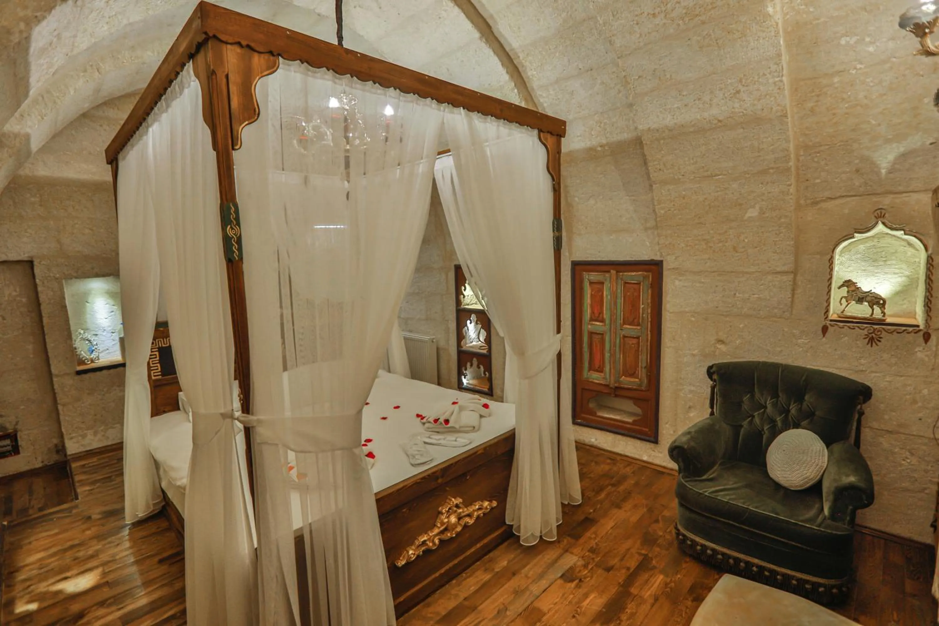 Bed in Casia Cave Suites