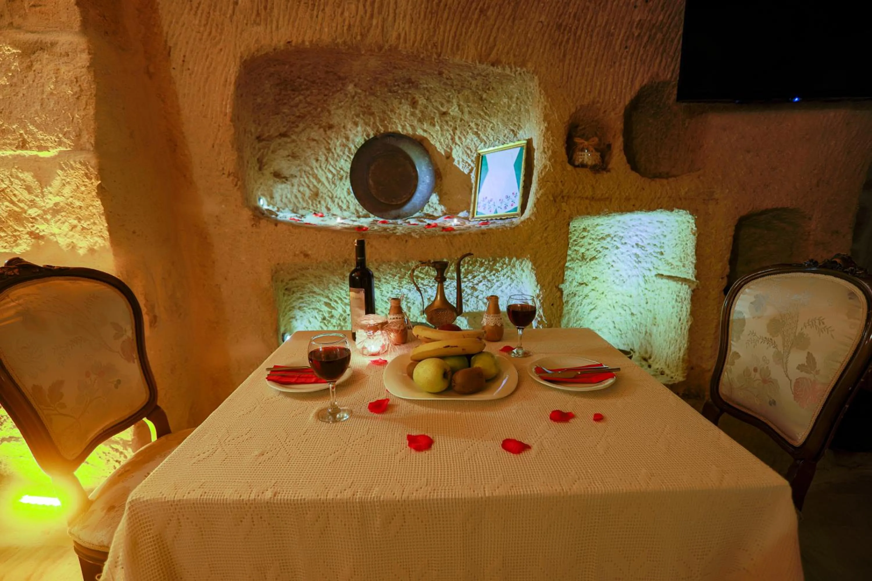 Drinks in Casia Cave Suites