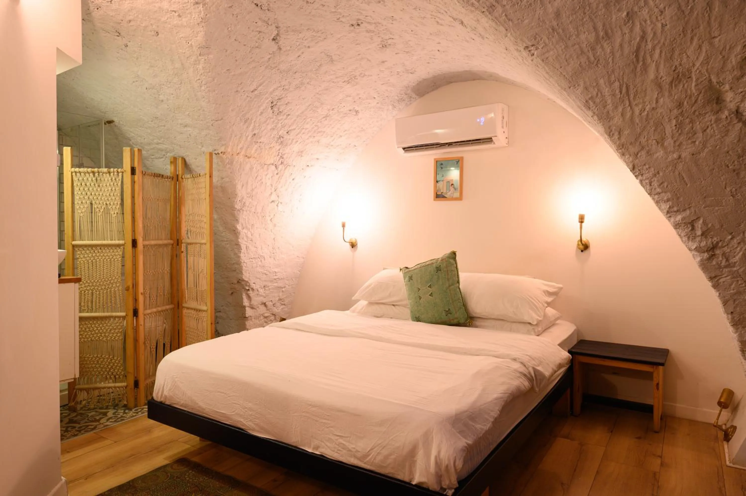 Bed in Tel-Aviv LALA Boutique Hotel