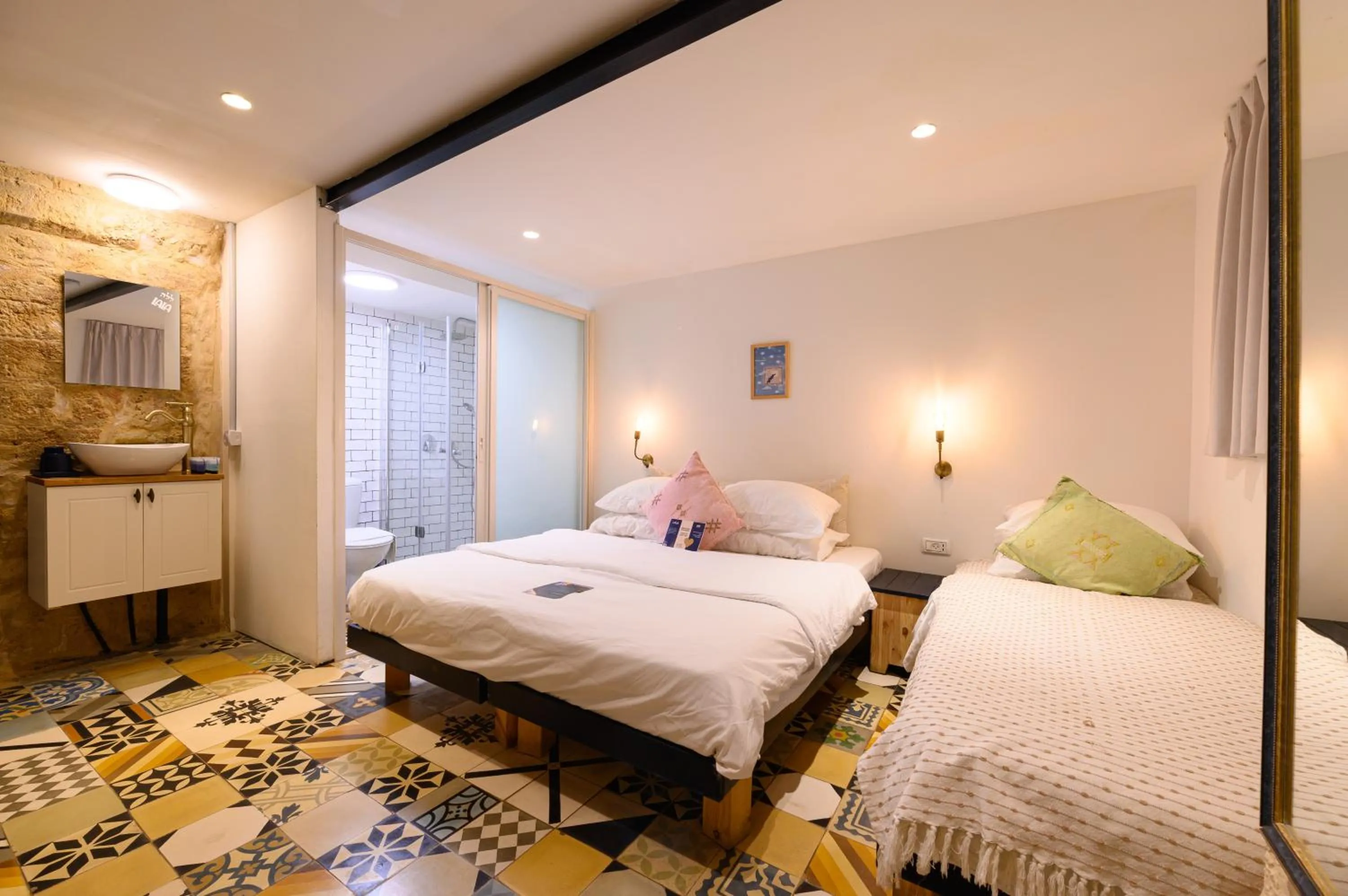 Photo of the whole room, Bed in Tel-Aviv LALA Boutique Hotel