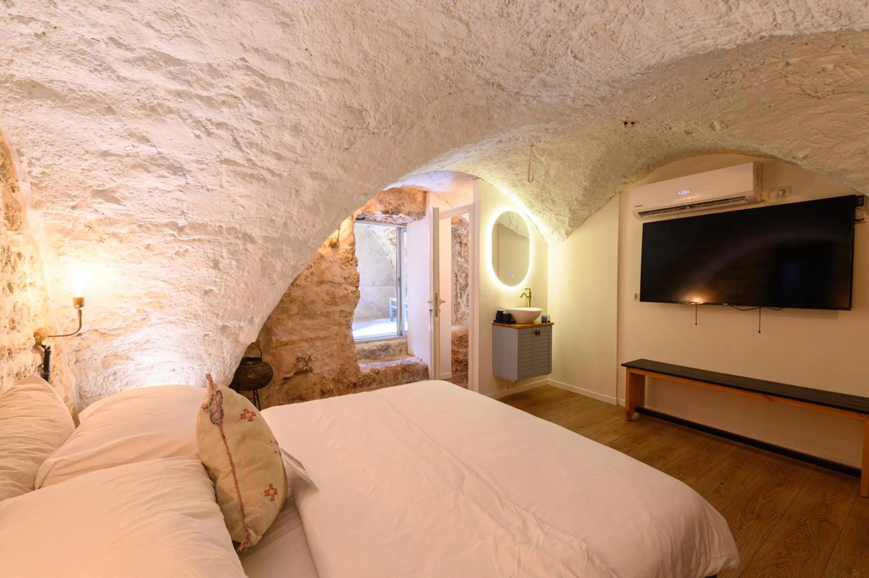 Bed in Tel-Aviv LALA Boutique Hotel