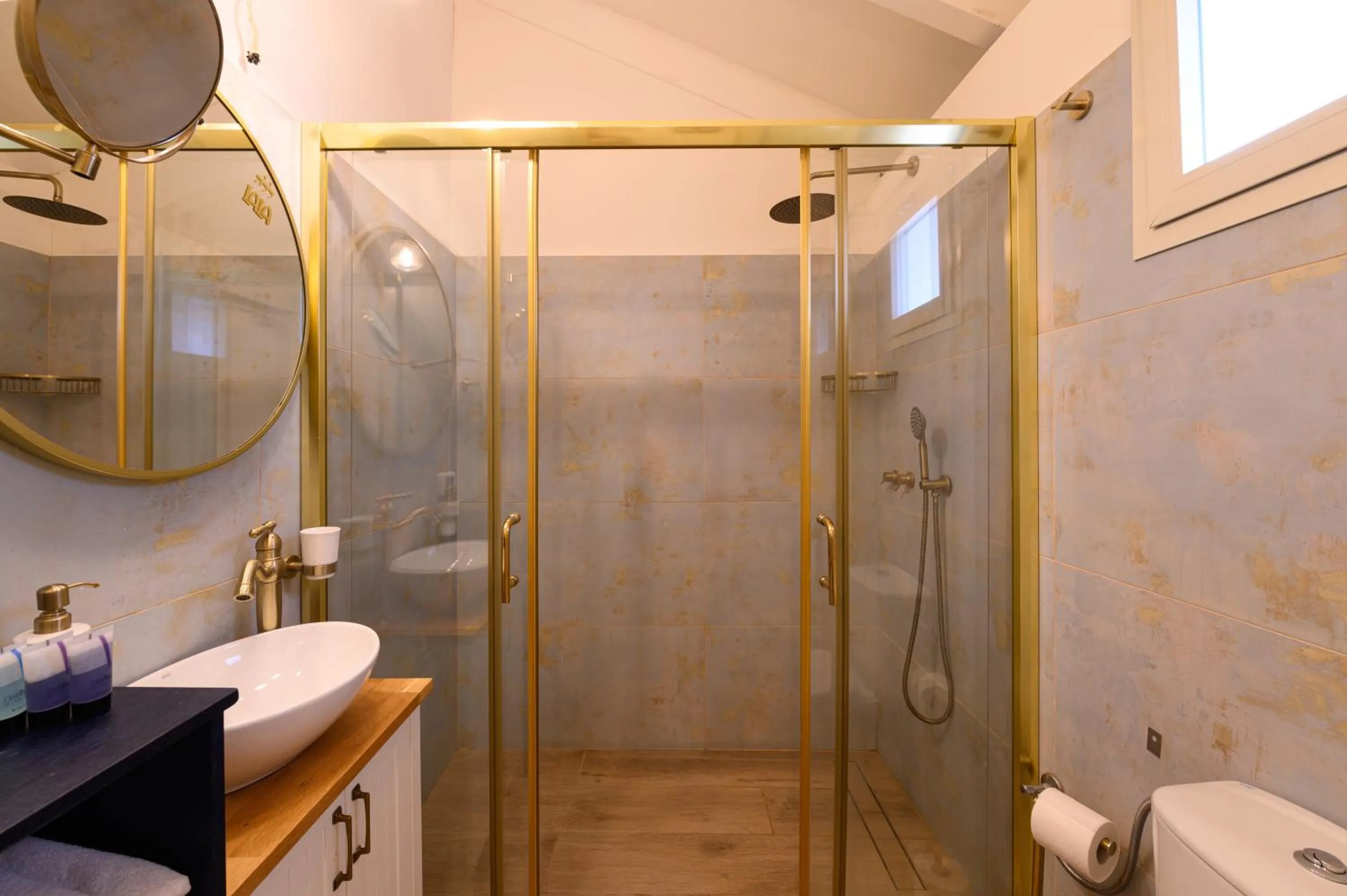 Shower in Tel-Aviv LALA Boutique Hotel