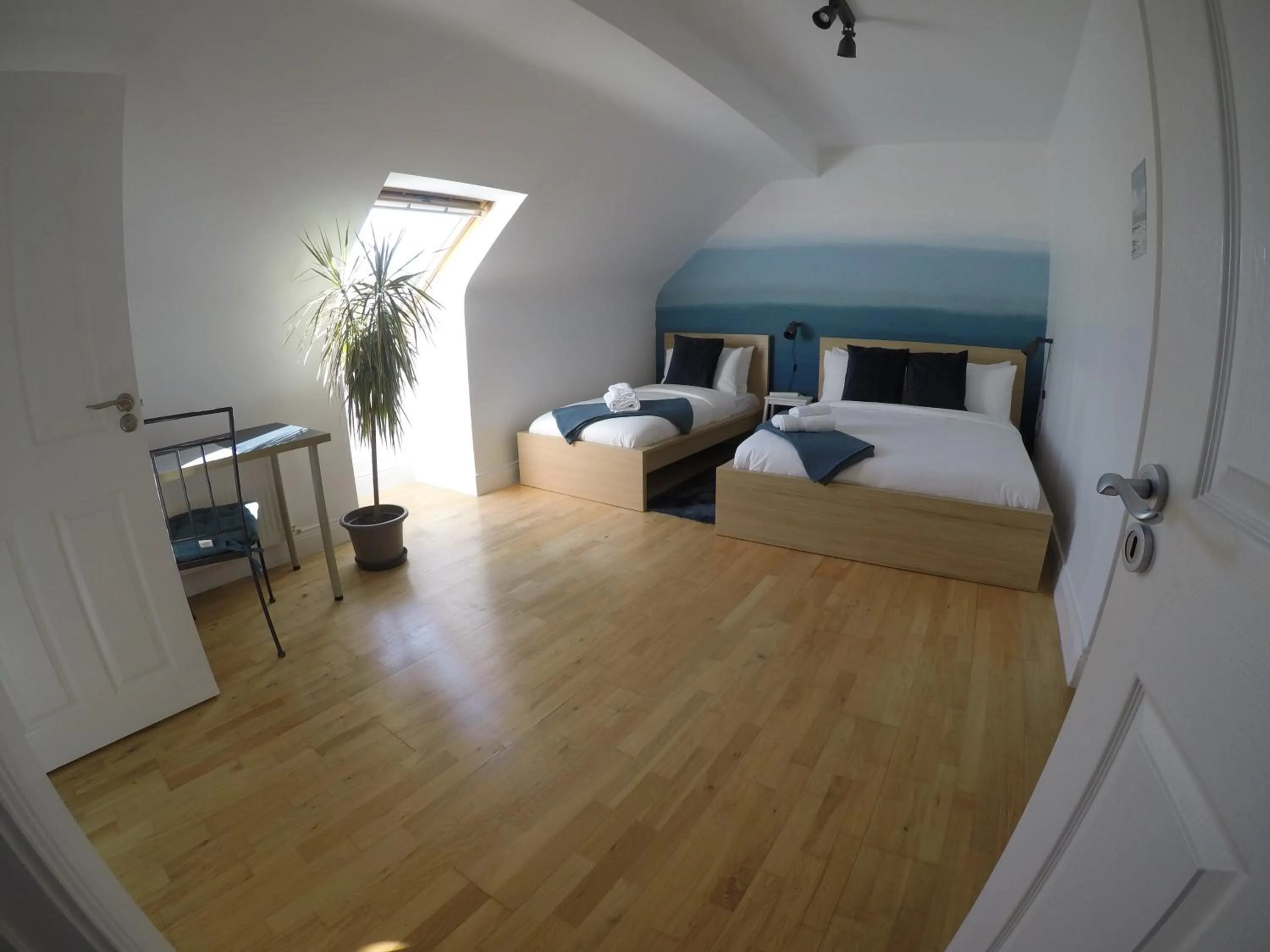 Bedroom, Bed in Seagull Cottage B&B