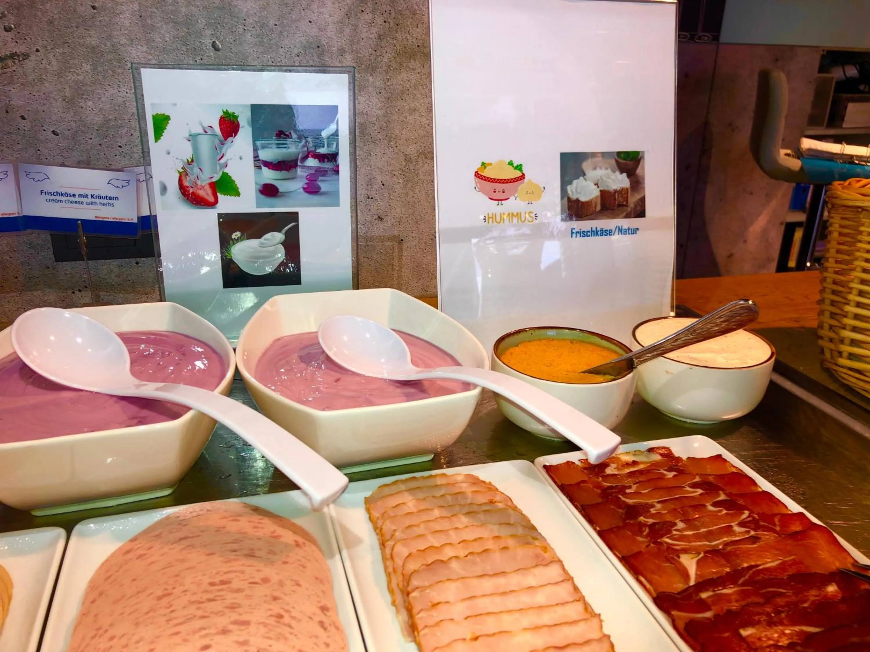 Food in ibis budget Muenchen Putzbrunn