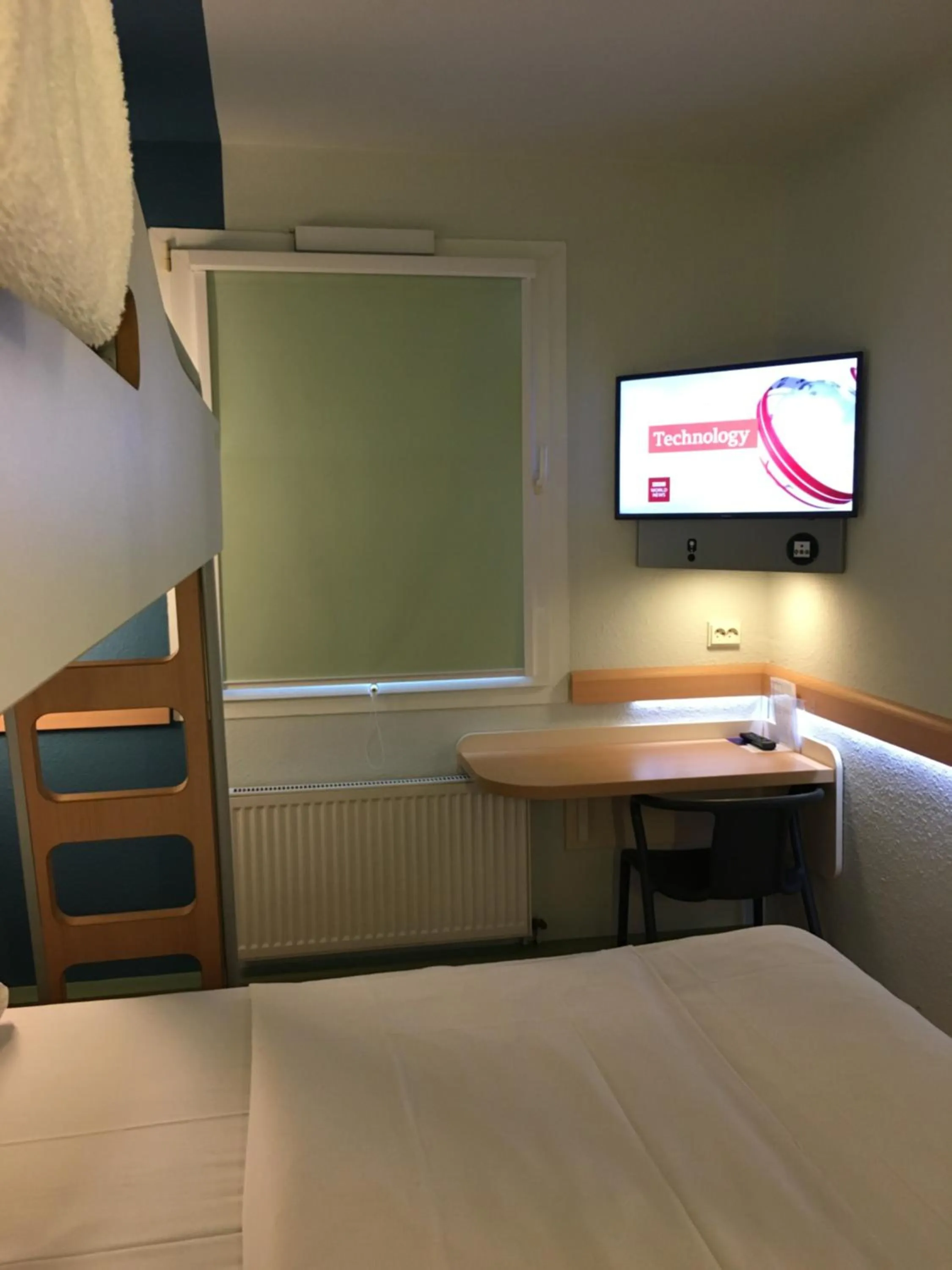 Bed in ibis budget Muenchen Putzbrunn