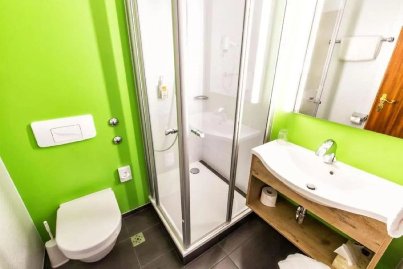 Bathroom in Akzent Hotel Restaurant Hirsch