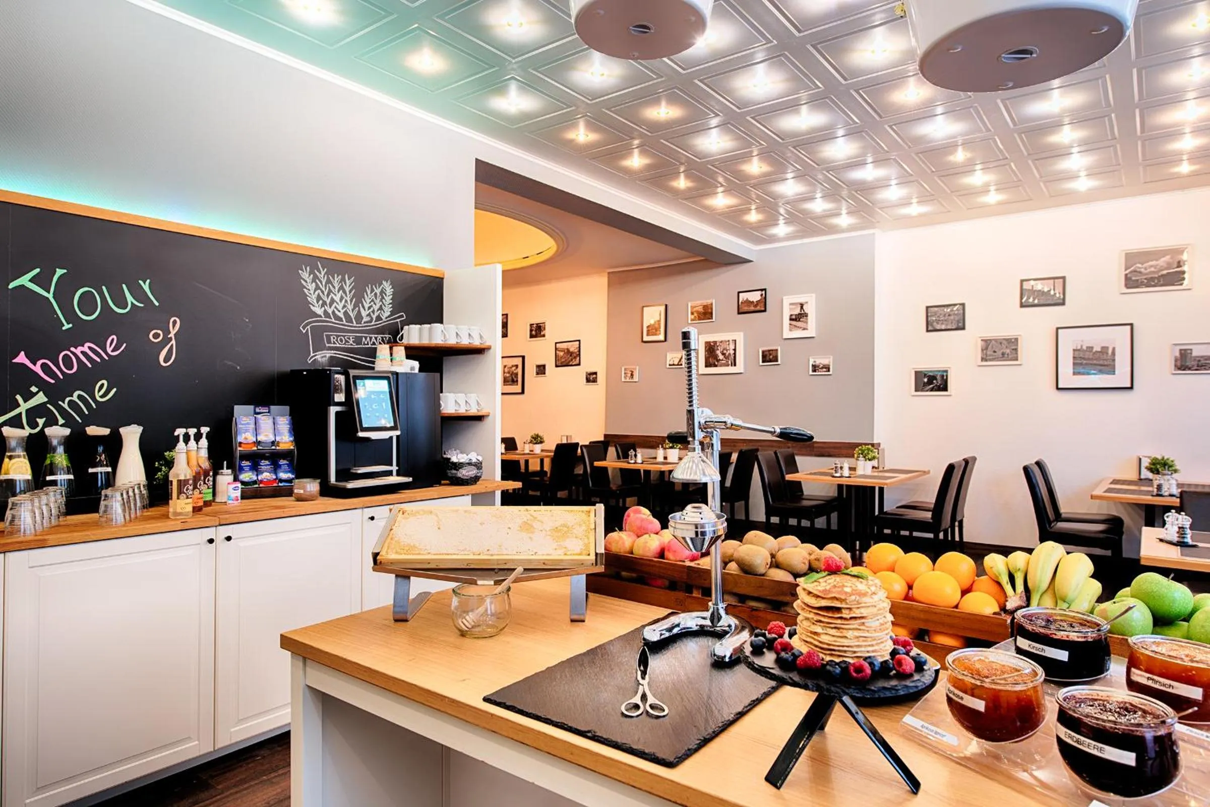 Food and drinks in Home Hotel