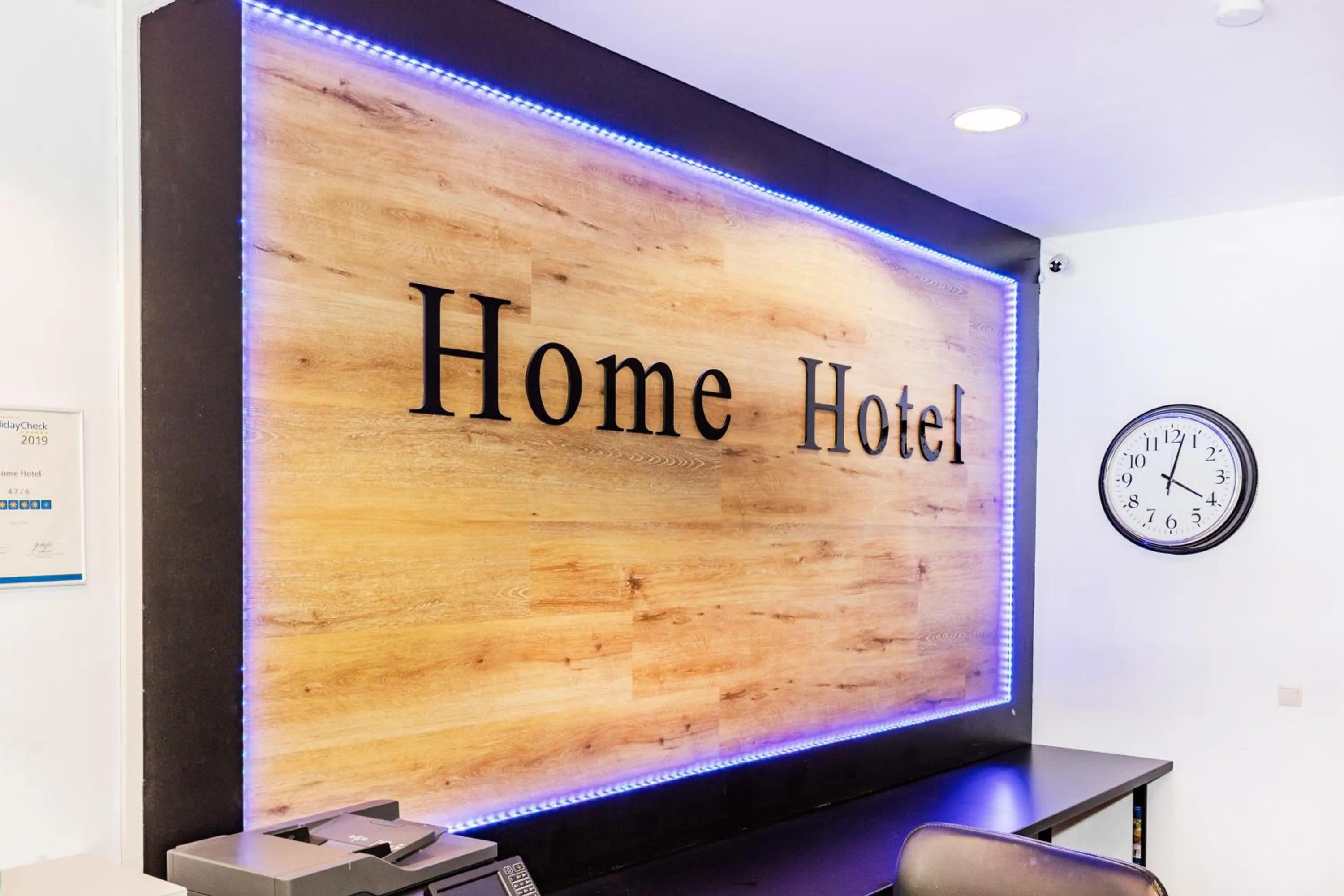 Logo/Certificate/Sign in Home Hotel