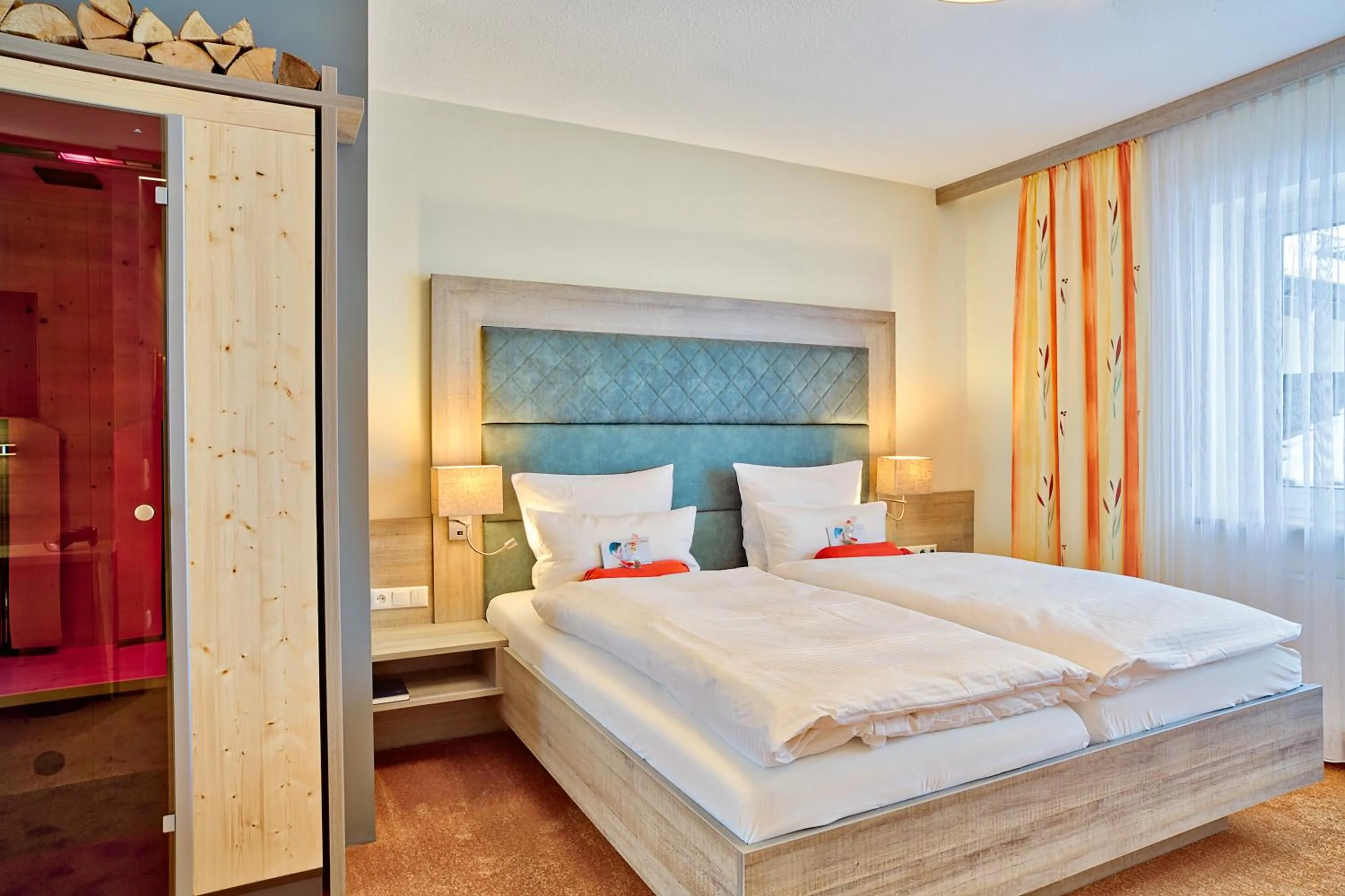 Photo of the whole room, Bed in Kur- und Wellnesshotel Förch