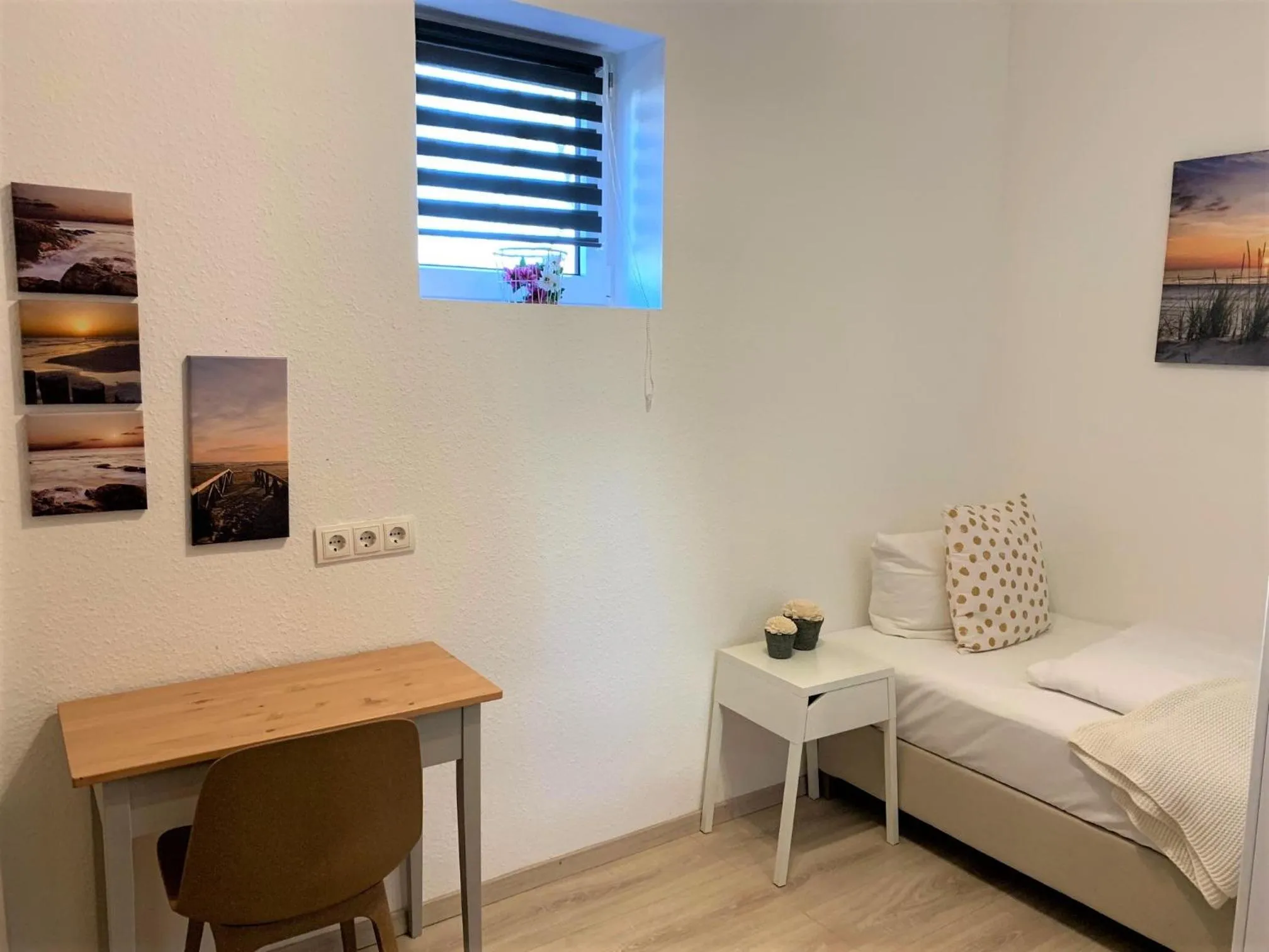 Seating area, Bed in Hotel zum Adler