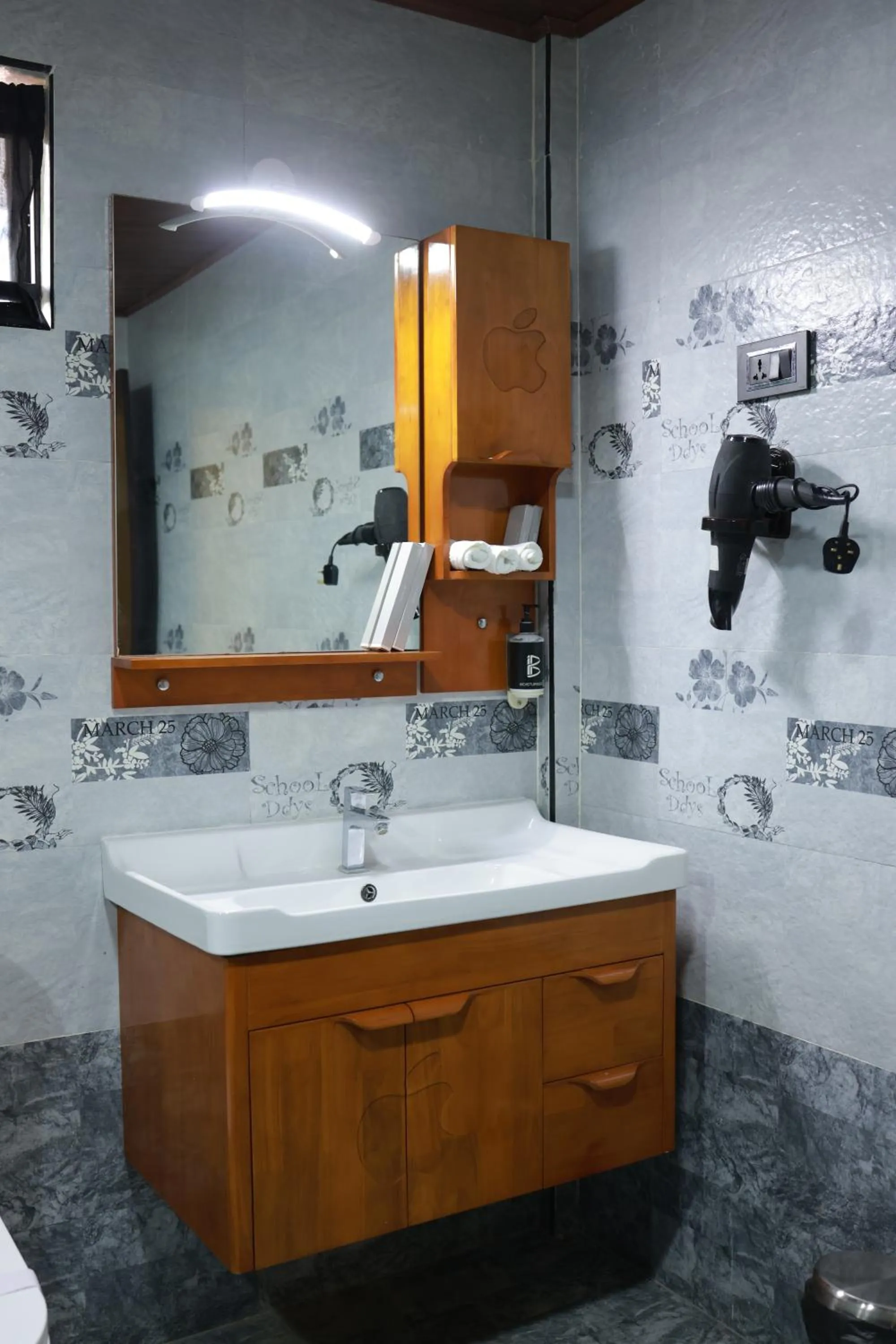 Bathroom in Builda Park inn