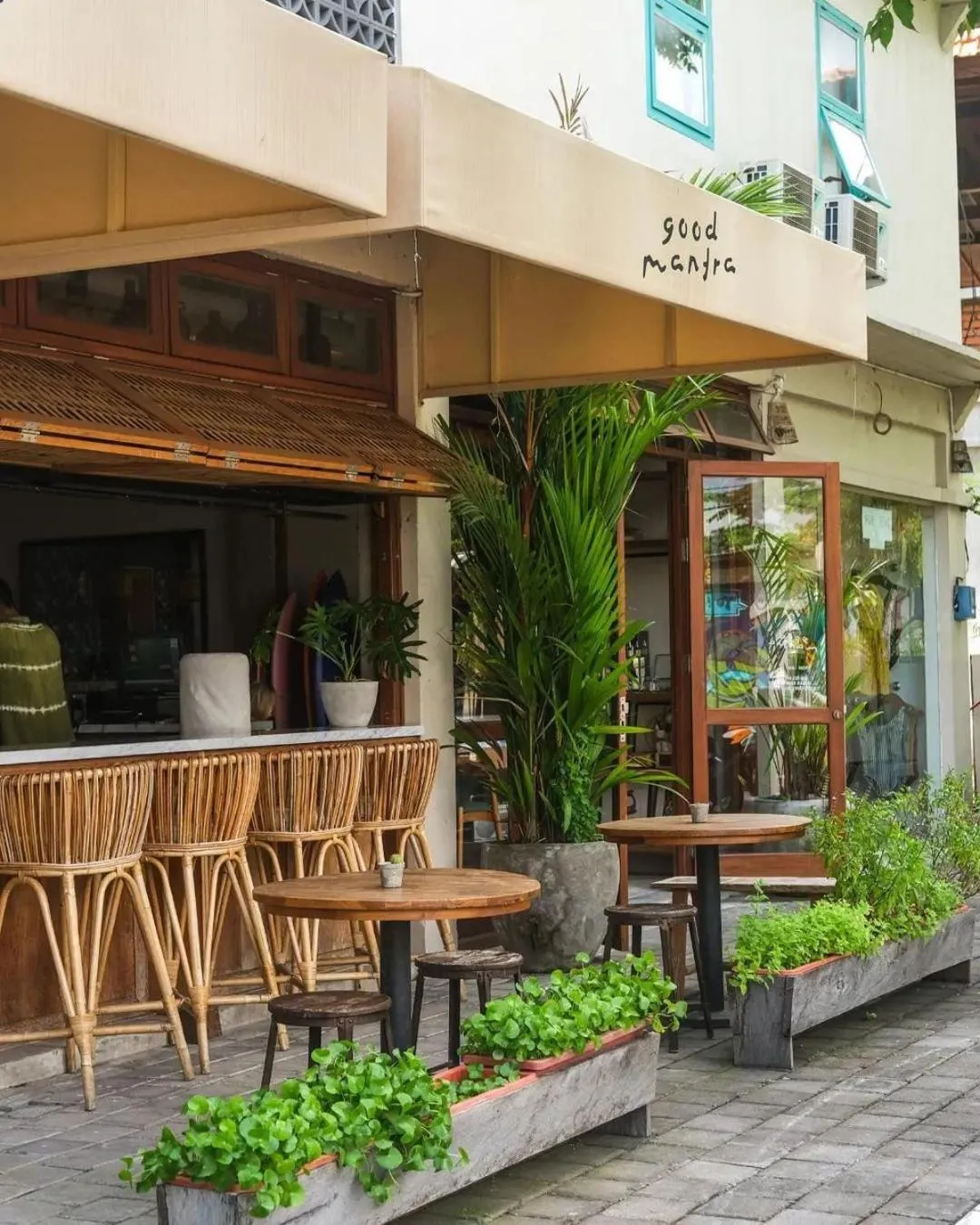 Restaurant/places to eat in Good Mantra Studio