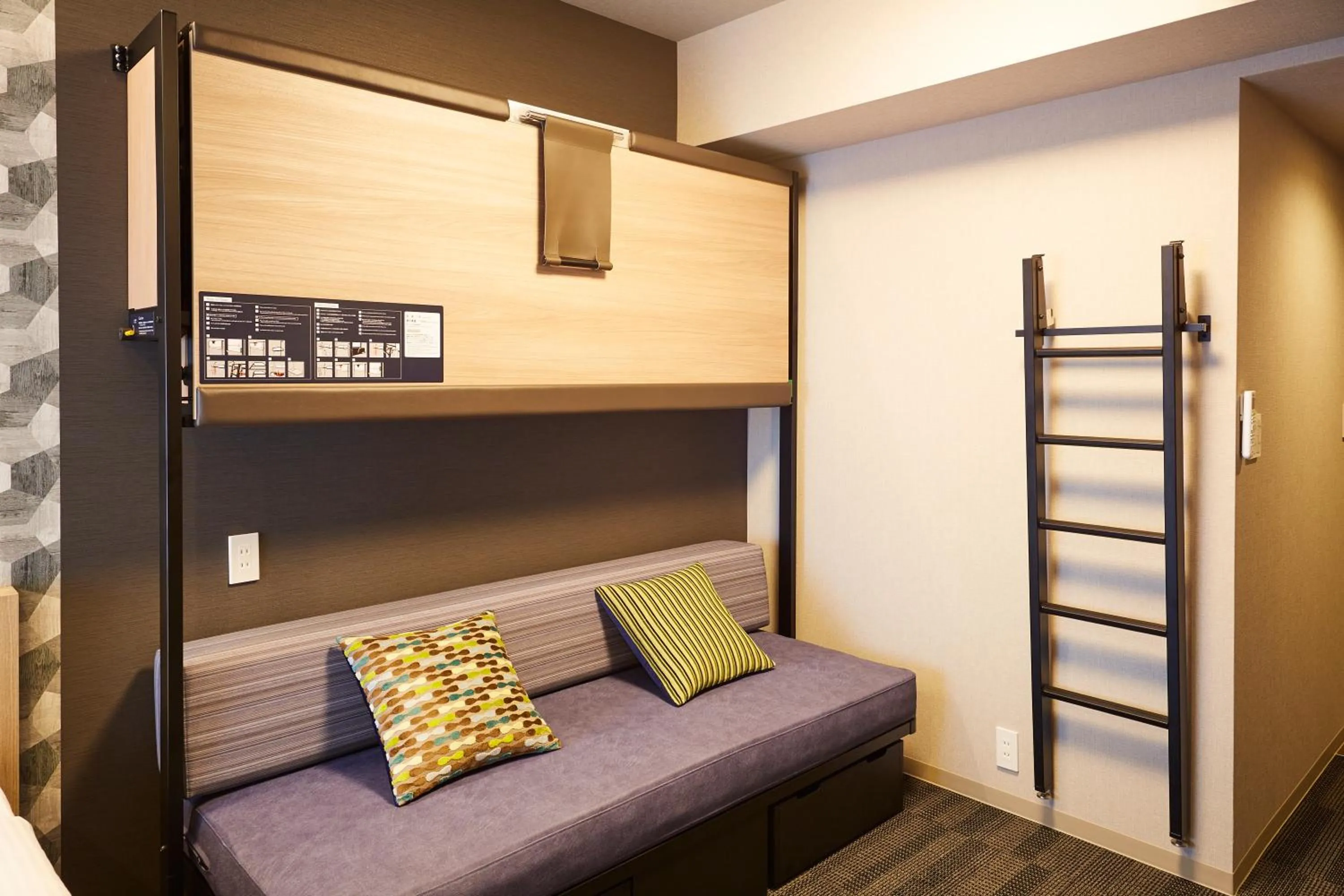 Bed in MONday Apart Ueno Shinokachimachi