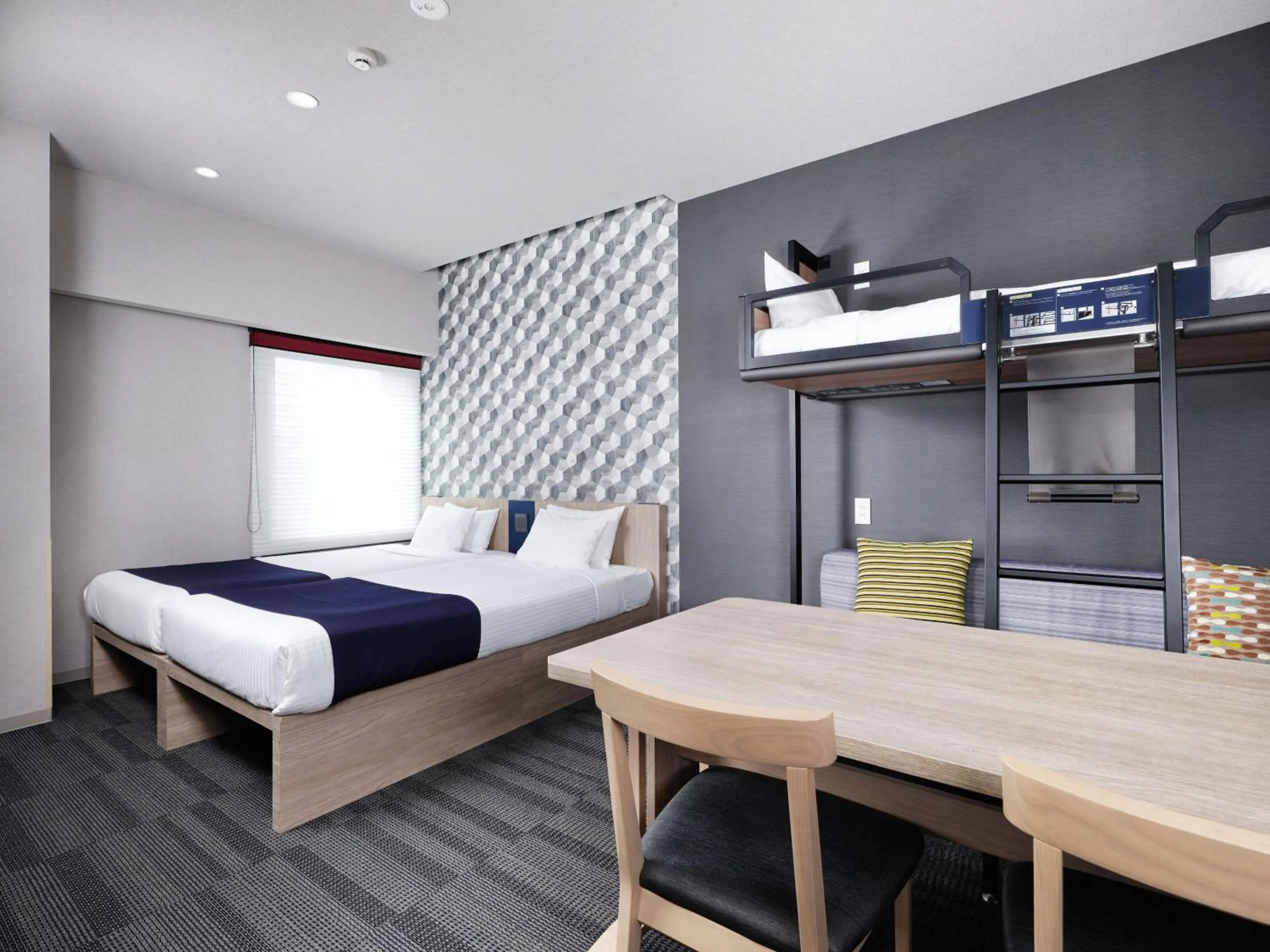 Bed in MONday Apart Ueno Shinokachimachi