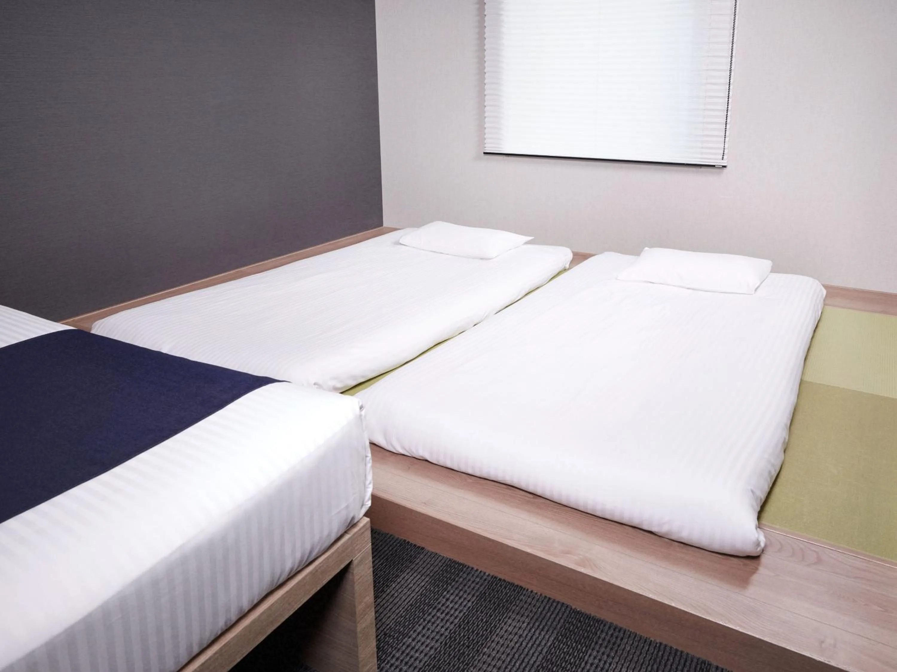 Bed in MONday Apart Ueno Shinokachimachi