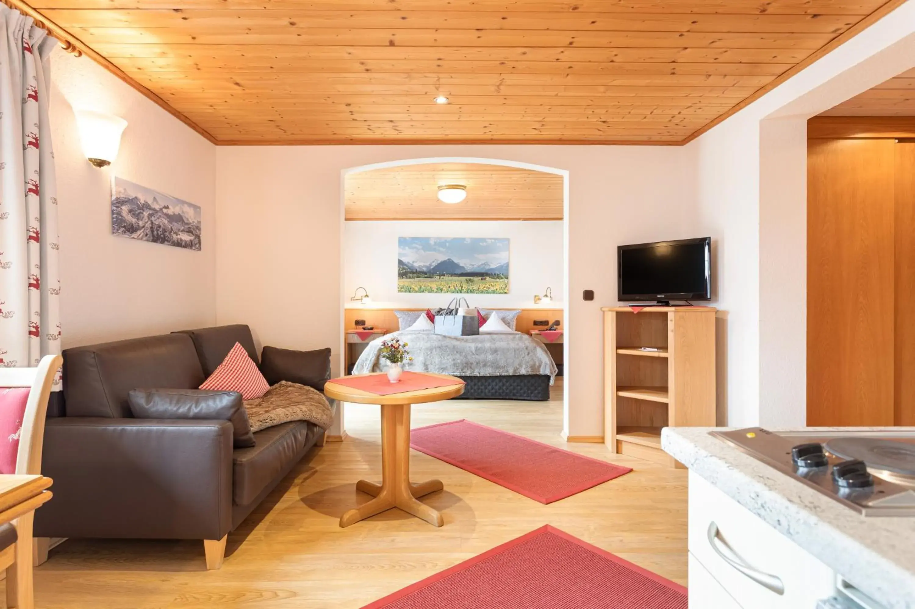 Familien- und Wellnesshotel "Landhaus Viktoria" Familien- und Wellnesshotel "Landhaus Viktoria"