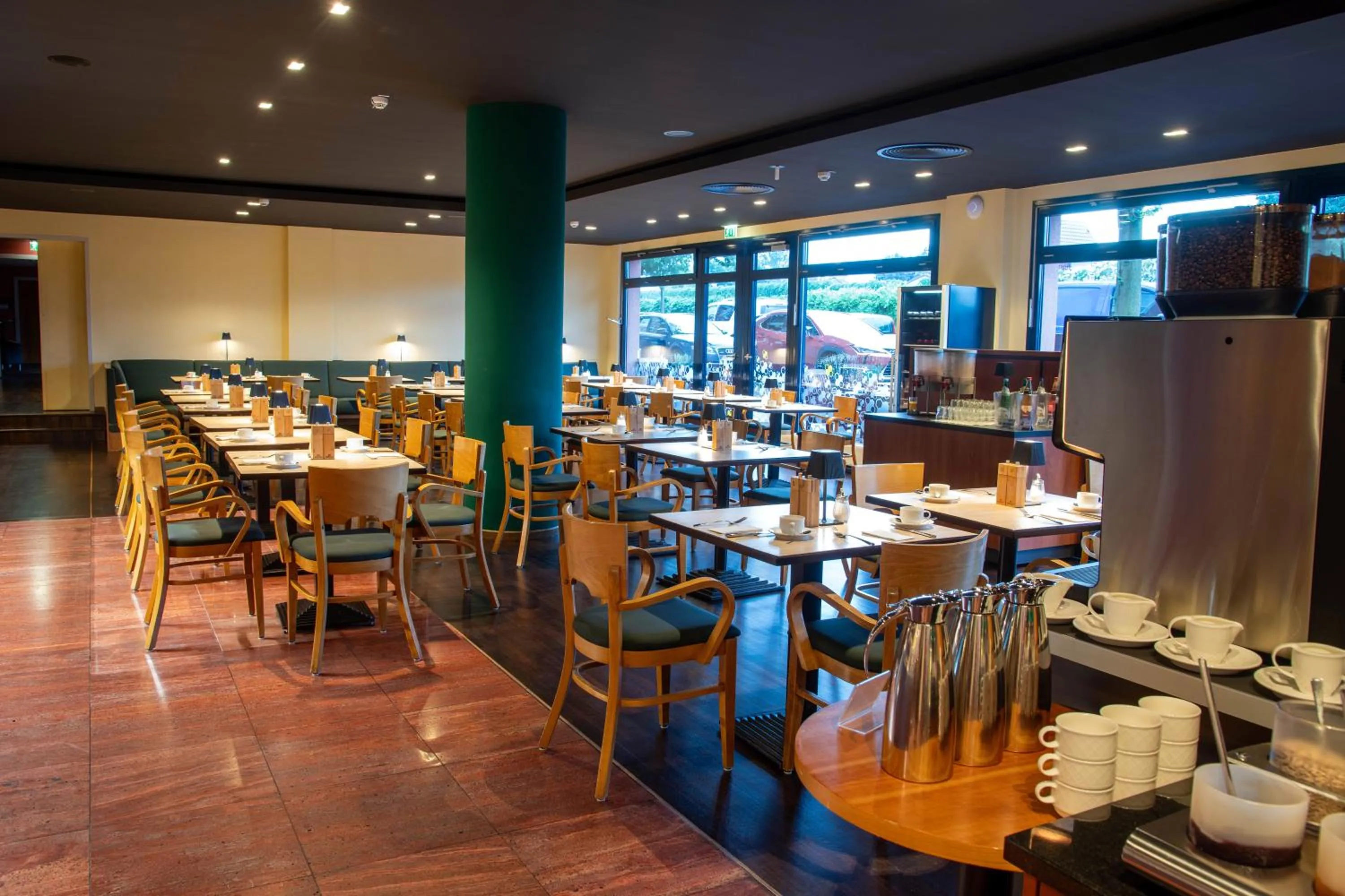 Restaurant/places to eat in Best Western Premier Airporthotel Berlin