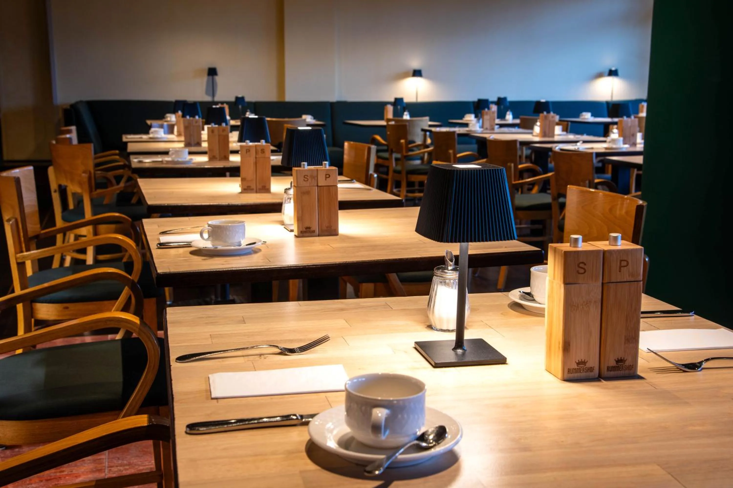 Restaurant/places to eat in Best Western Premier Airporthotel Berlin