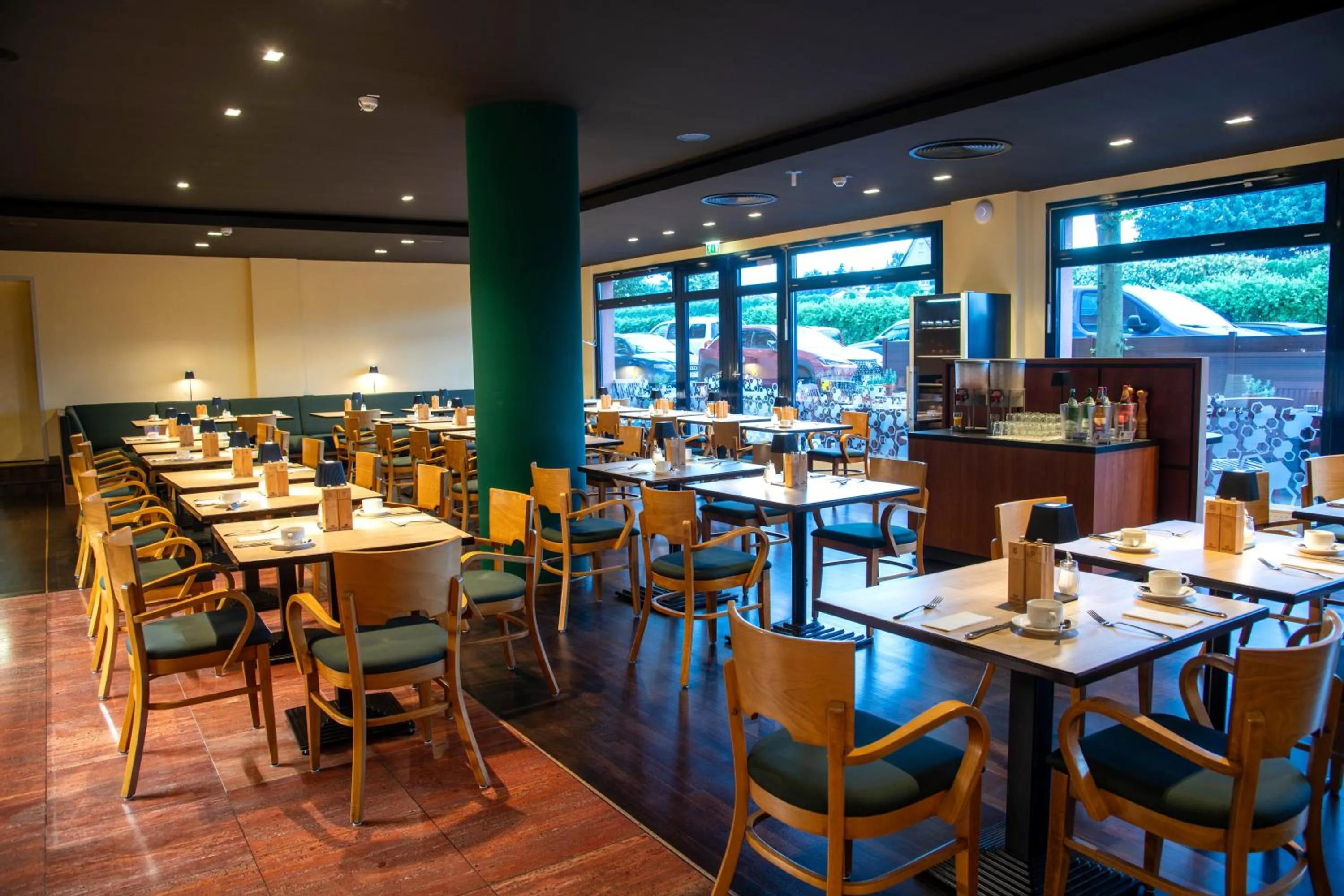 Restaurant/places to eat in Best Western Premier Airporthotel Berlin