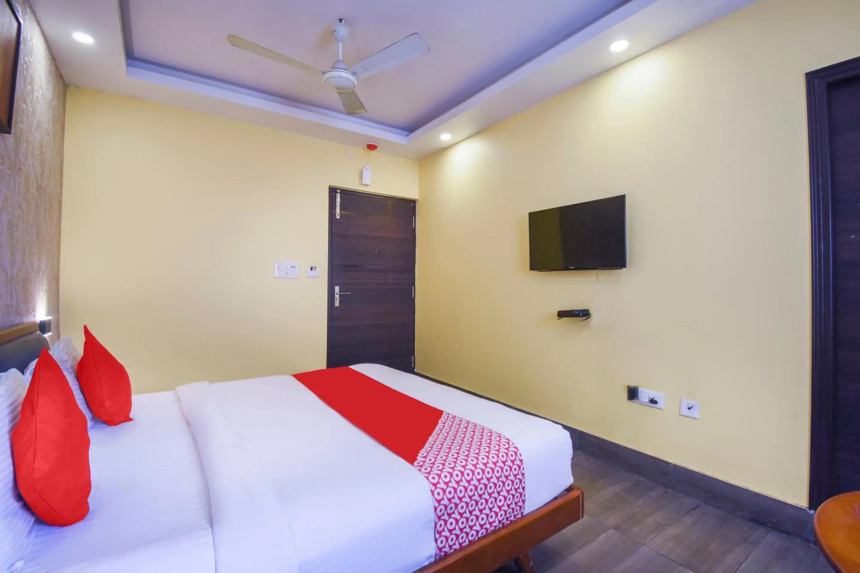 Bedroom, Bed in Kiaan Inn