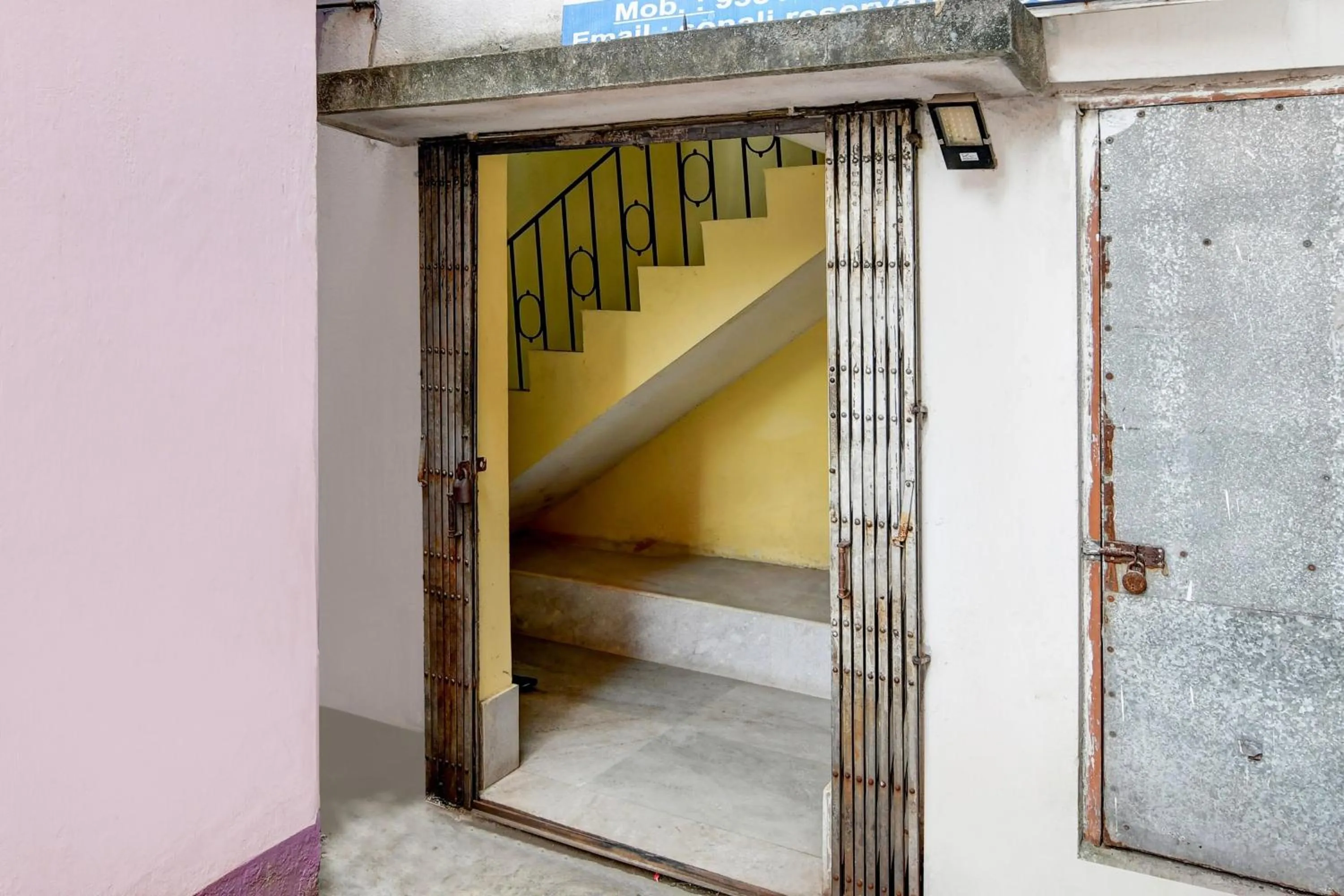 Facade/entrance in Hotel O Sonali Guest house