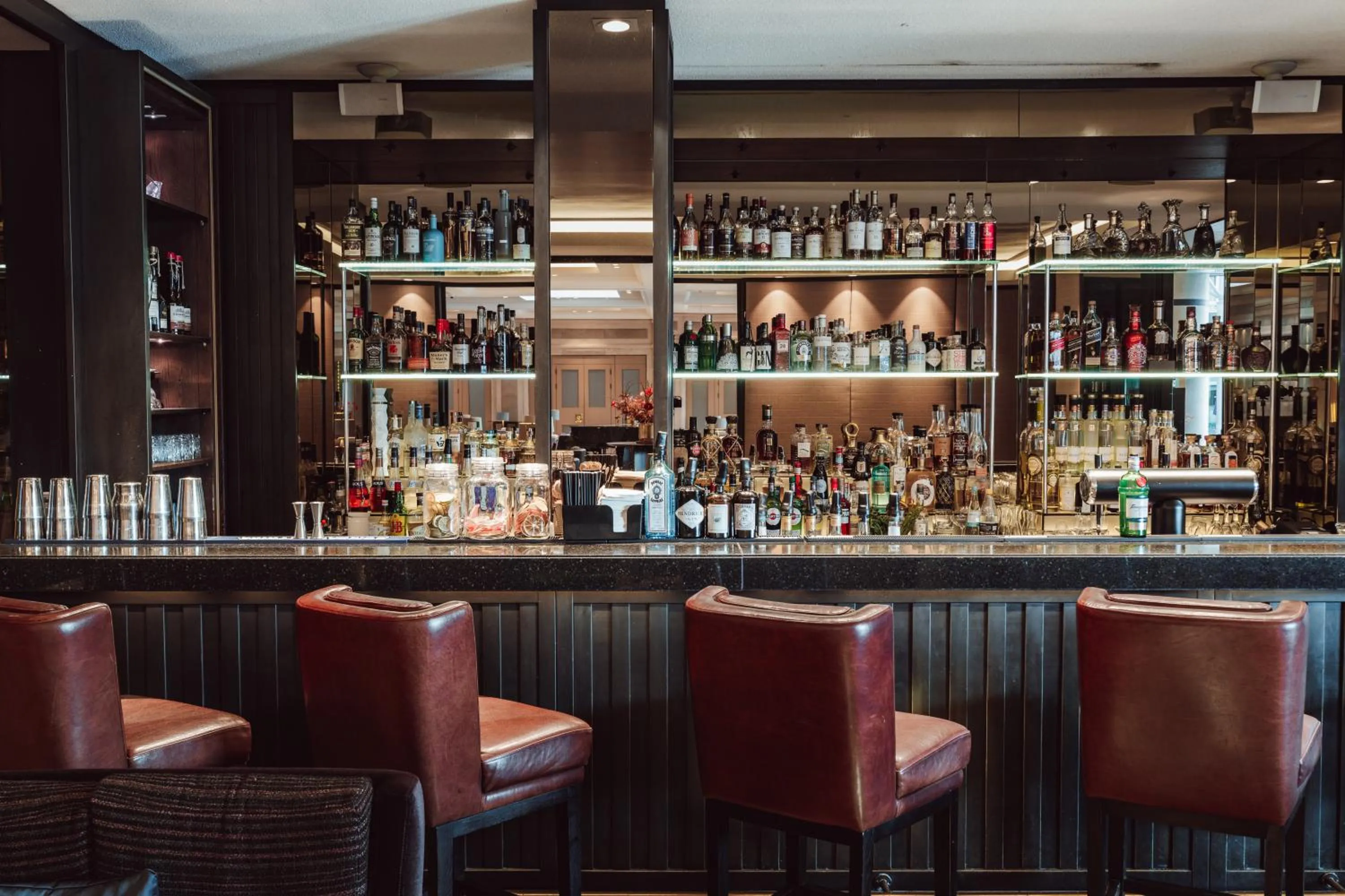 Lounge or bar in Althoff Seehotel Überfahrt