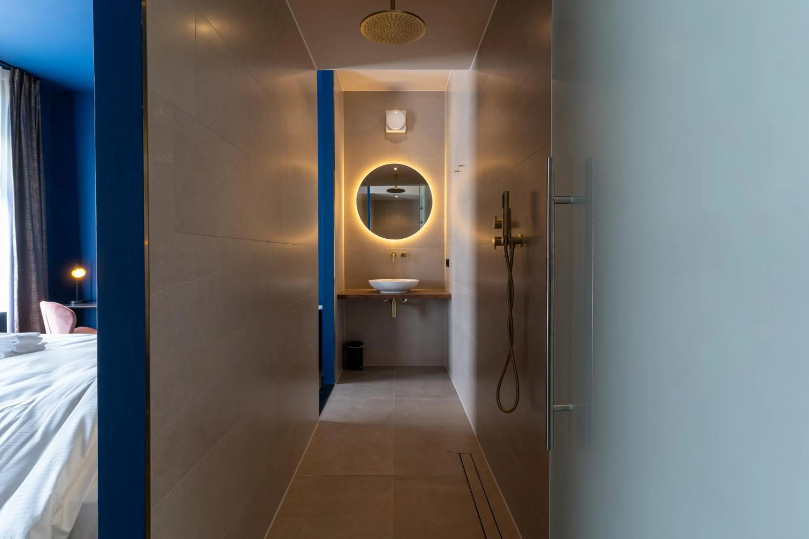 Bathroom, Bed in Boutique hotel Lytel Blue