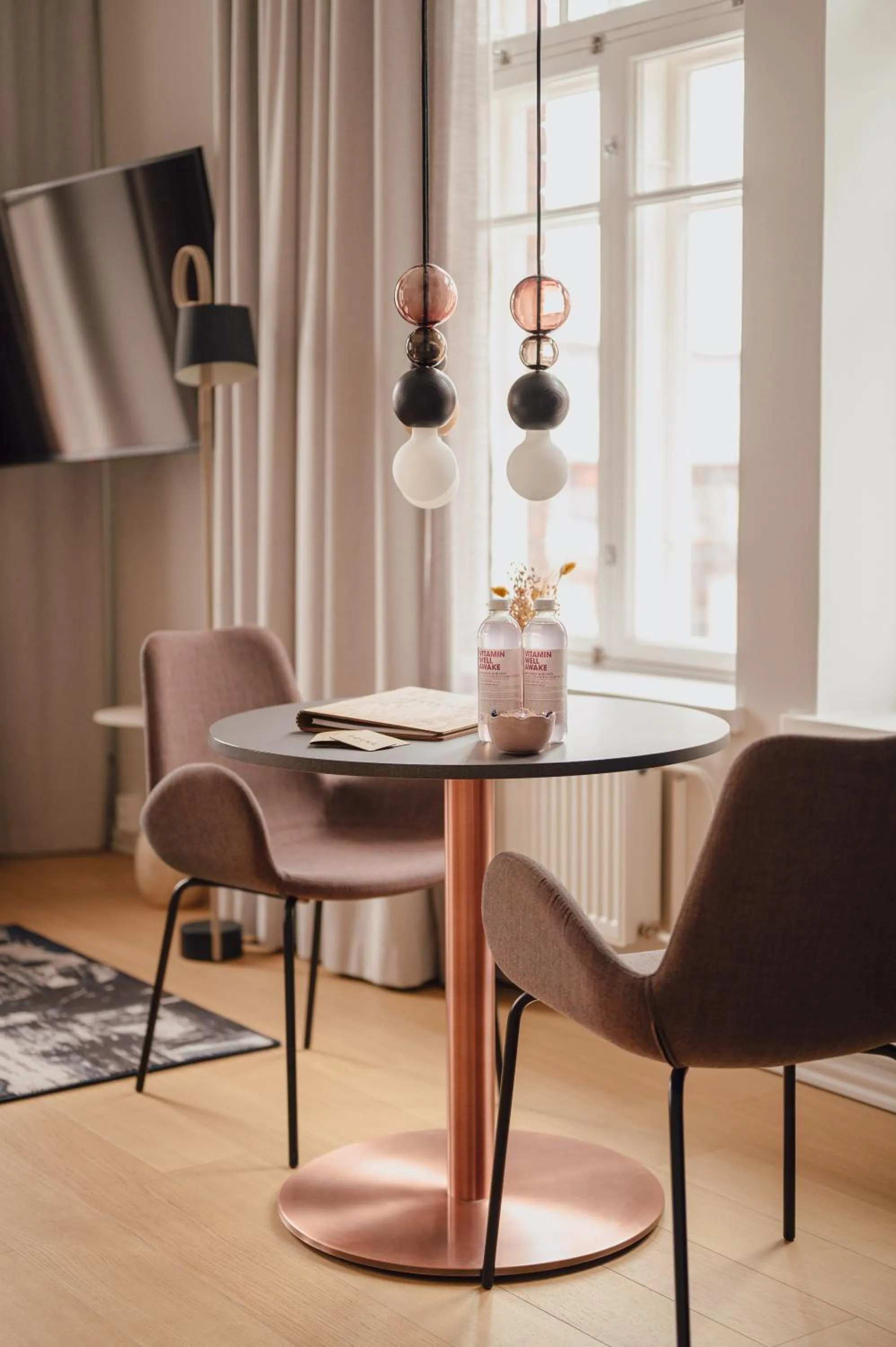 Seating area in The Folks Hotel Konepaja