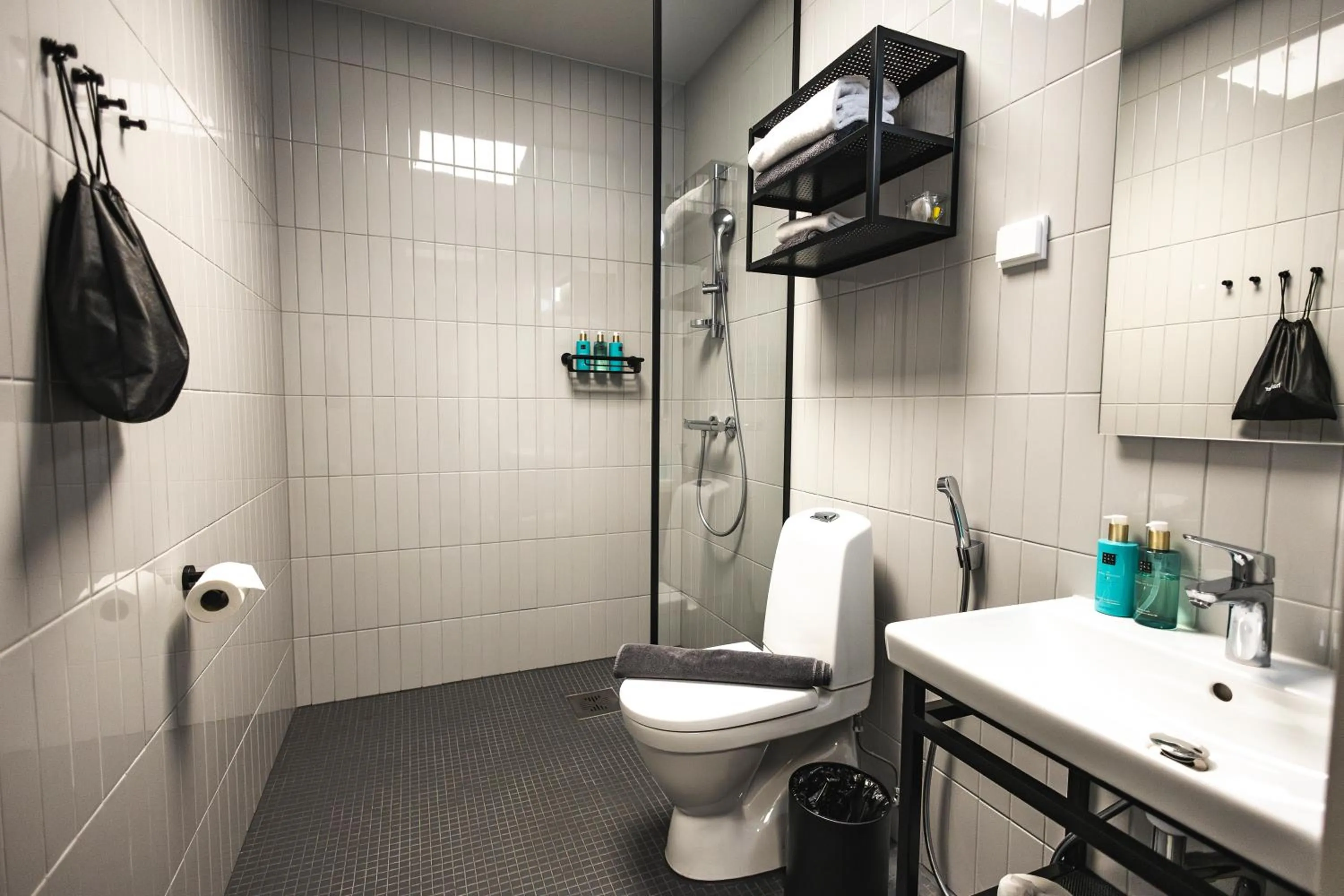 Toilet in The Folks Hotel Konepaja