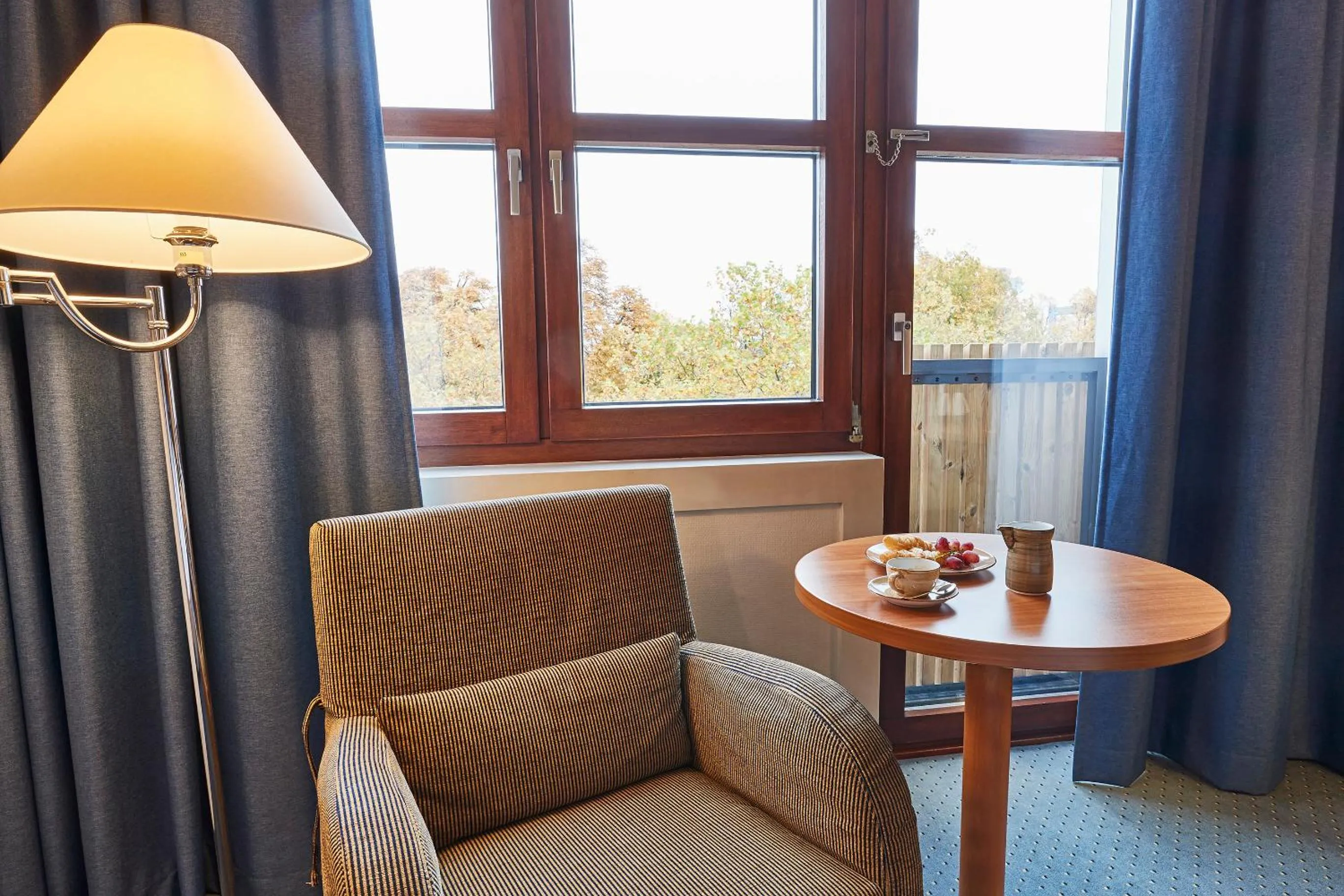 Seating area in Steigenberger Hotel Conti Hansa Kiel
