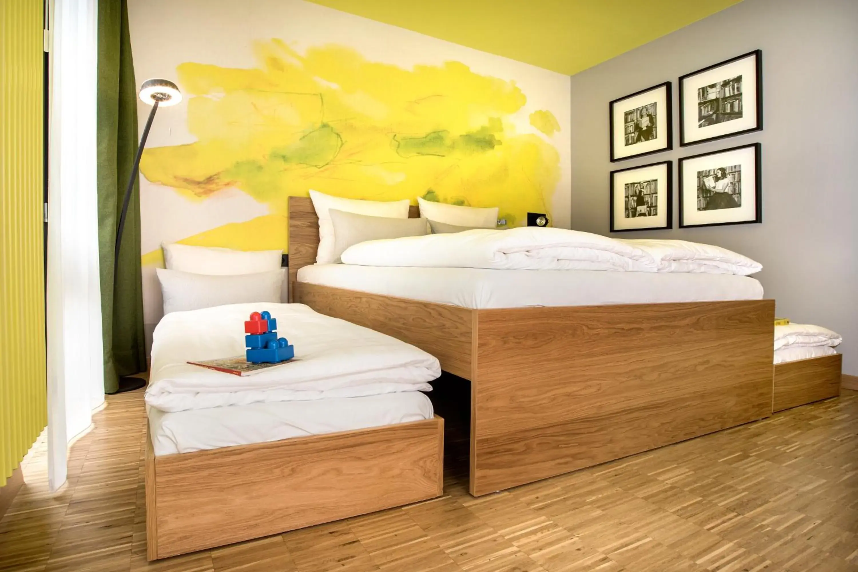 Family Room in Arcadeon Family Room in Arcadeon