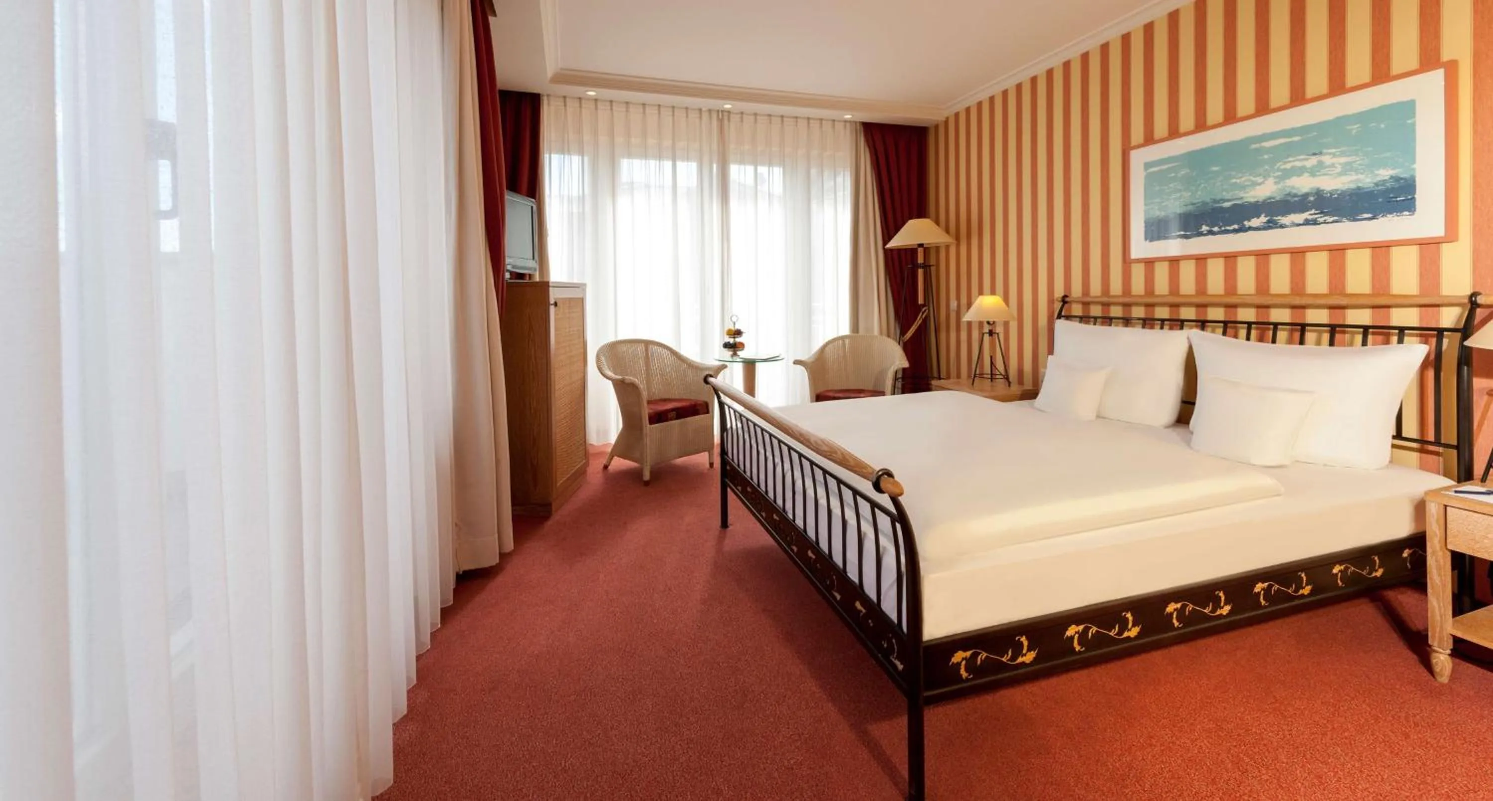 Photo of the whole room, Bed in Dorint Strandhotel Binz/Rügen
