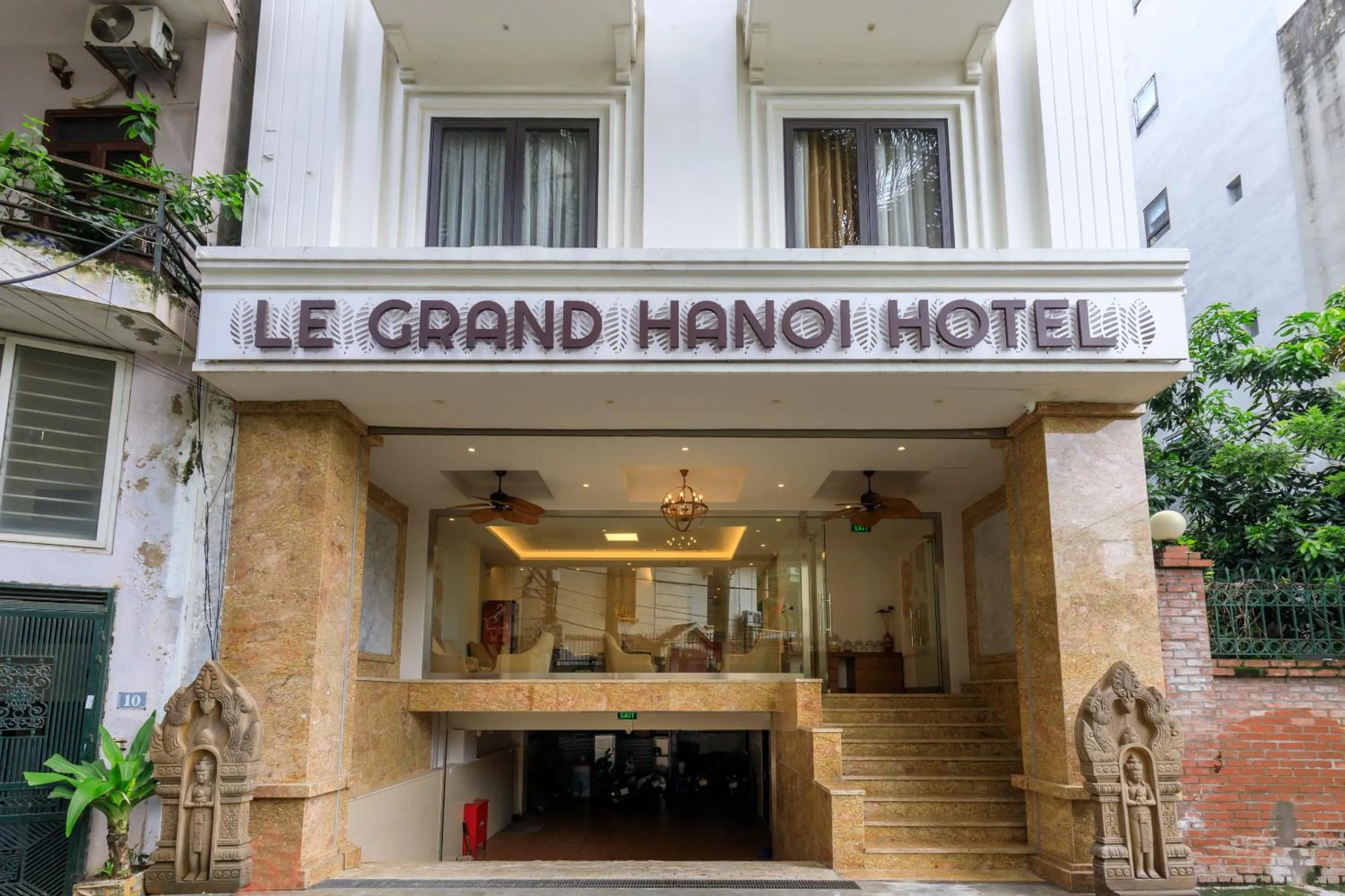 Facade/entrance in Super OYO Capital O 1169 Le Grand Hanoi Hotel - The Charm