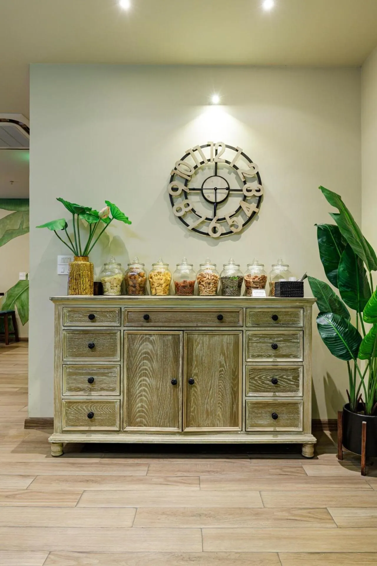 Lobby or reception in Super OYO Capital O 1169 Le Grand Hanoi Hotel - The Charm