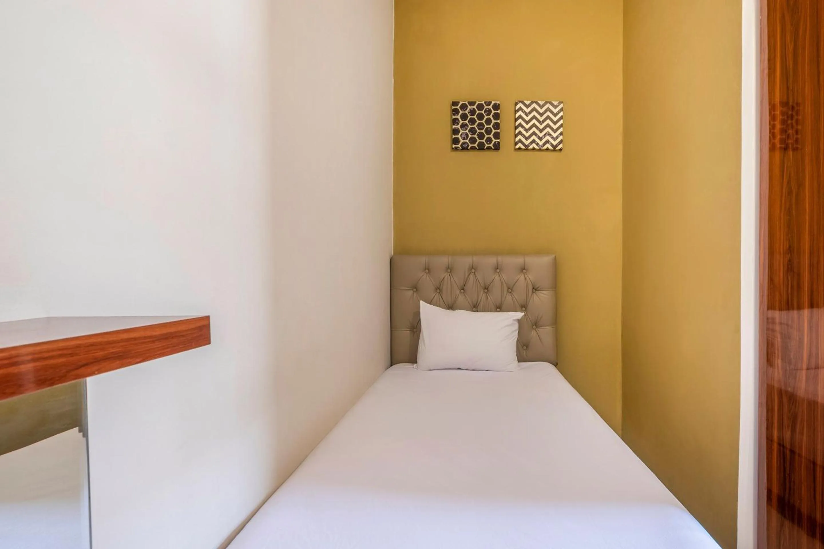 Bedroom, Bed in Koolkost near Stikes Cirebon