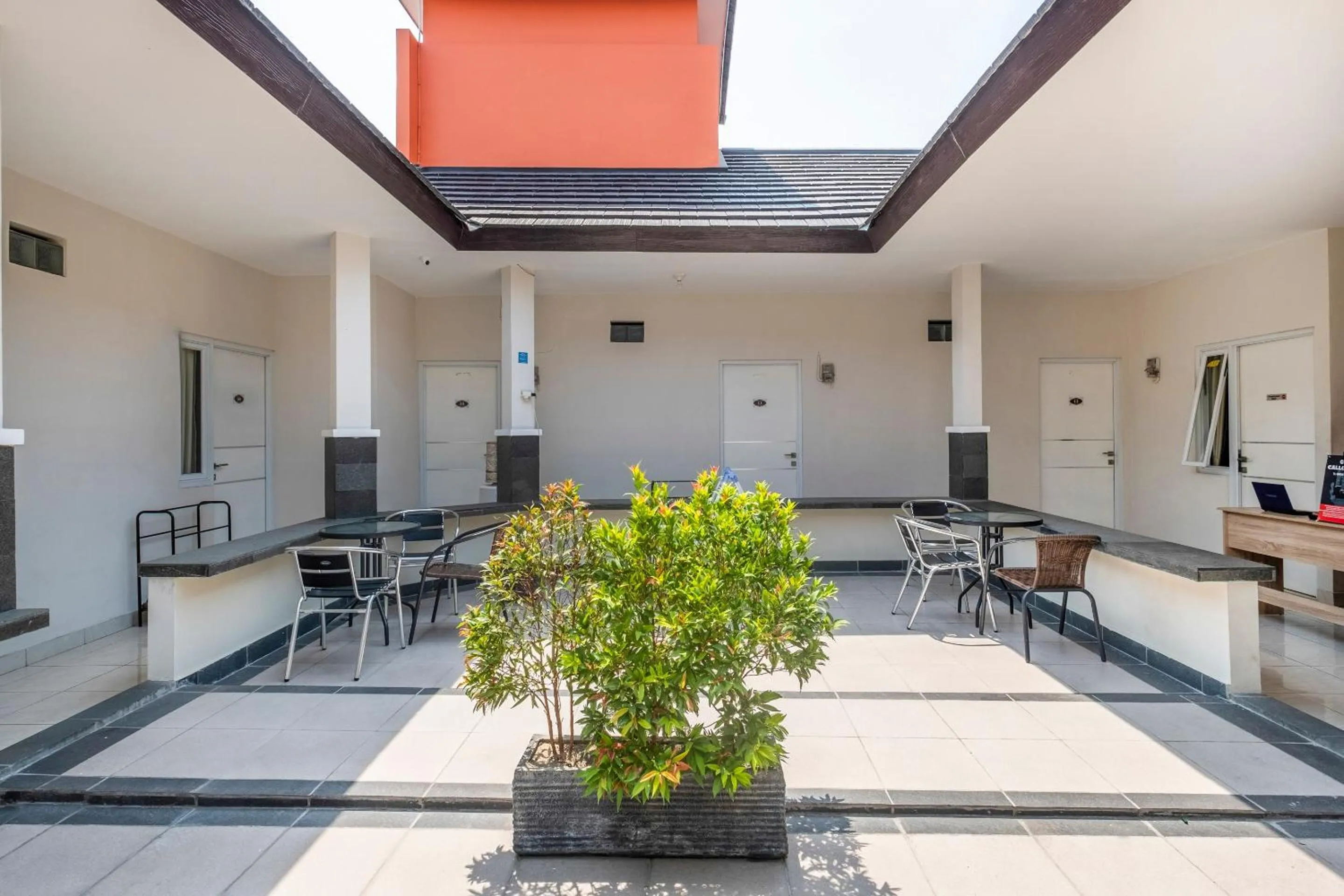 Lobby or reception in Koolkost near Stikes Cirebon