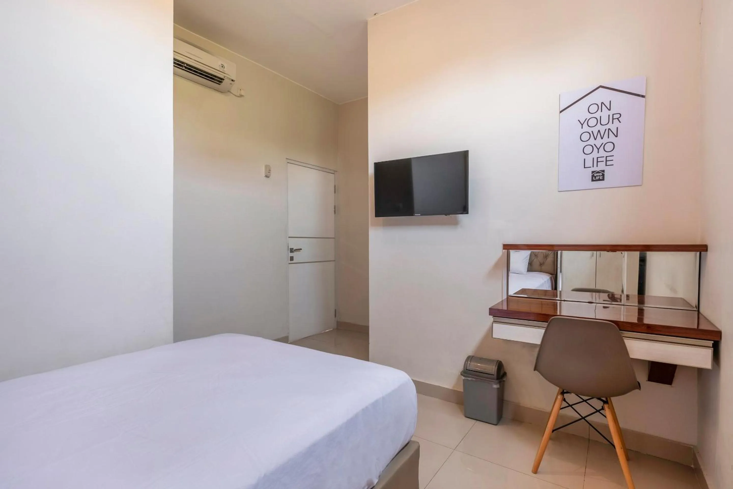 Bedroom, Bed in Koolkost near Stikes Cirebon