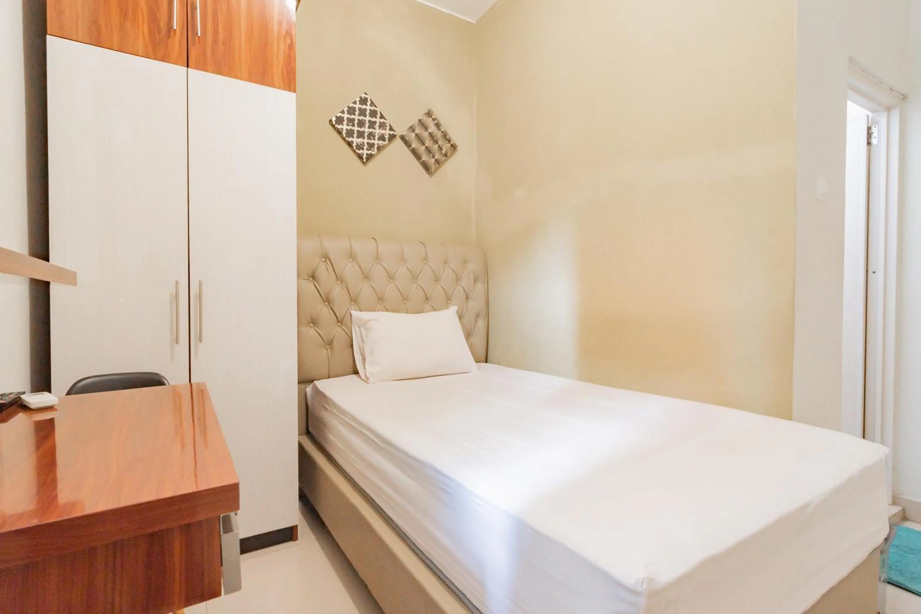 Bedroom, Bed in Koolkost near Stikes Cirebon