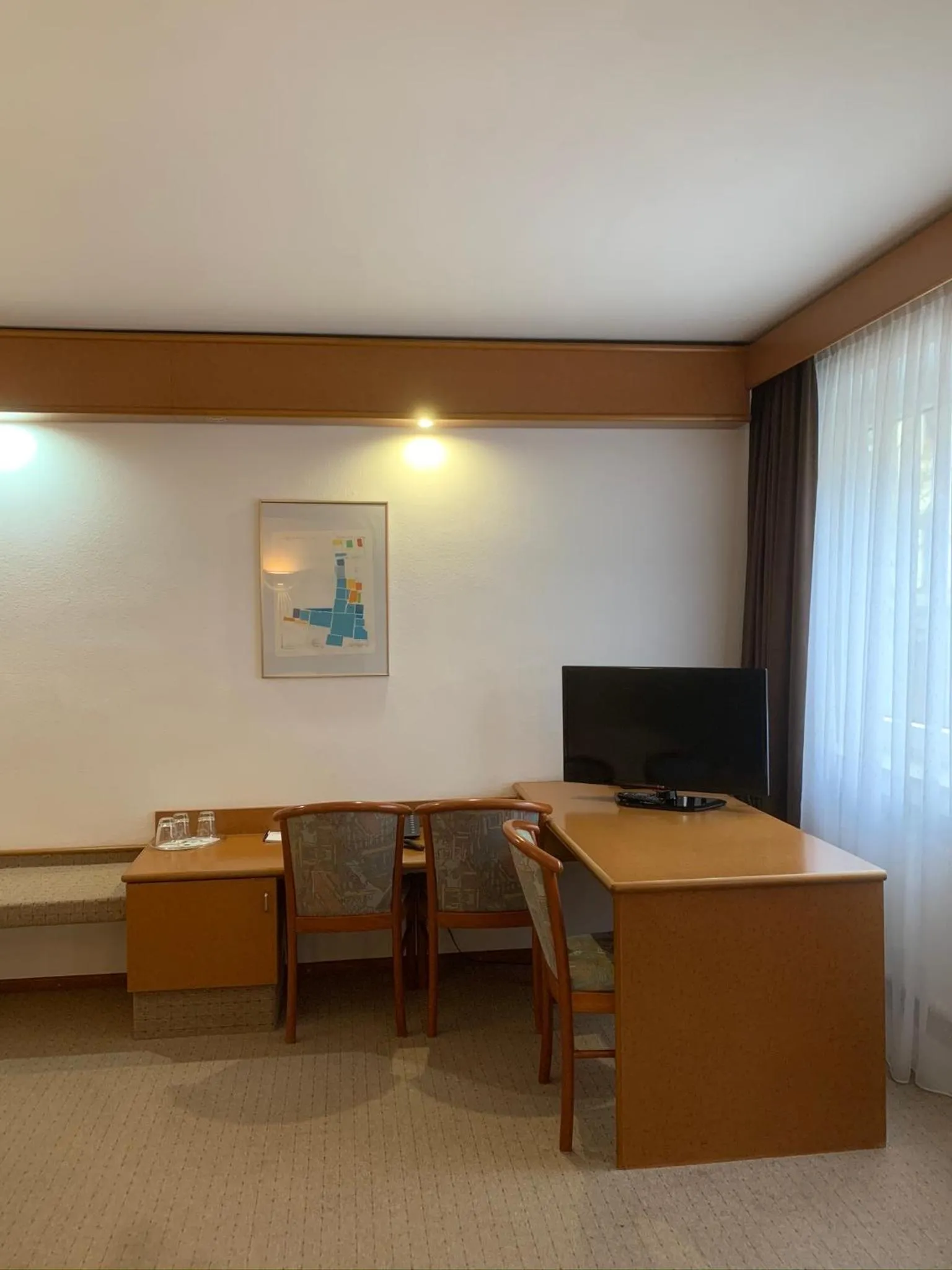 TV and multimedia in Hotel Mondial Comfort - Frankfurt City Centre