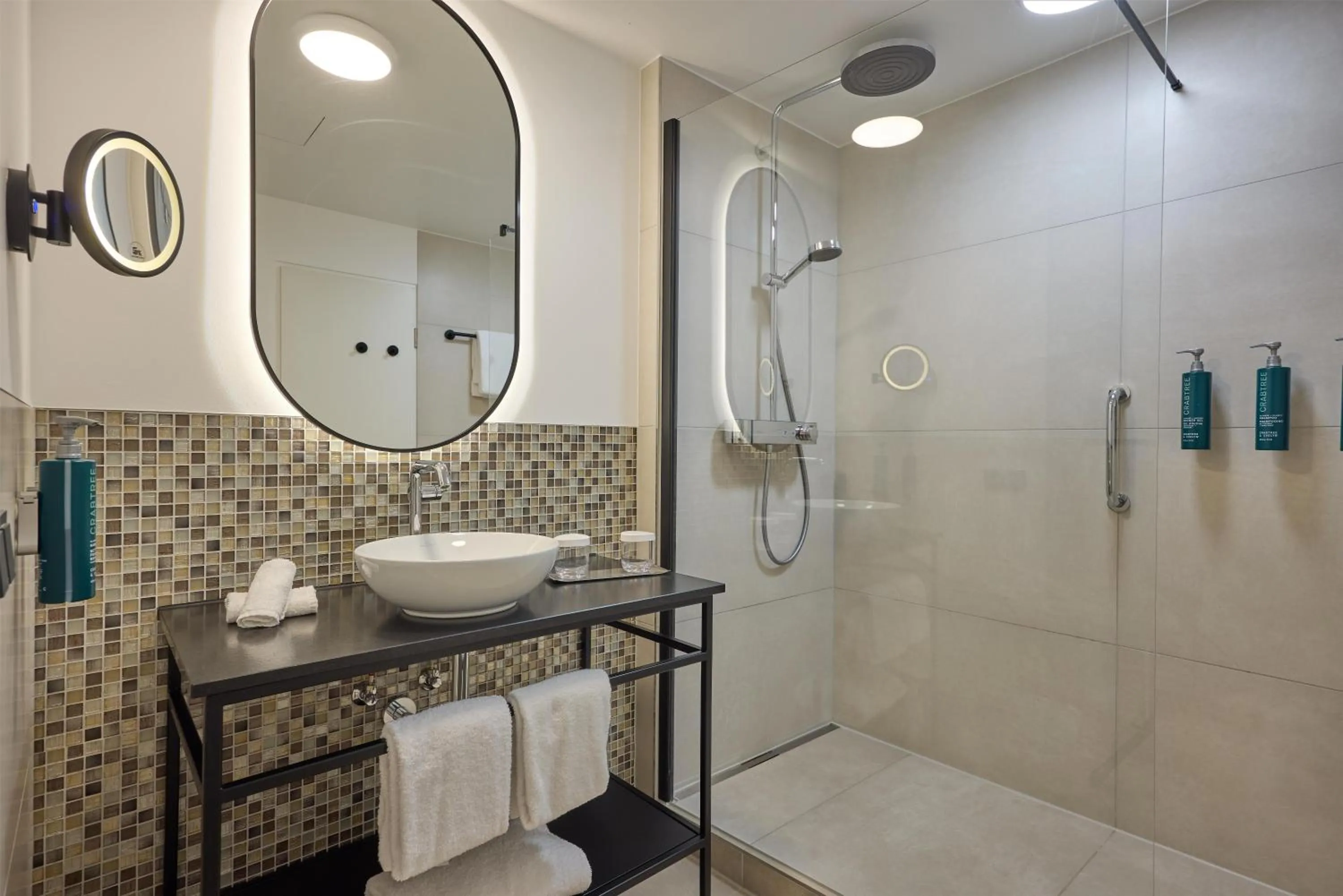 Bathroom in DoubleTree by Hilton Hannover Schweizerhof