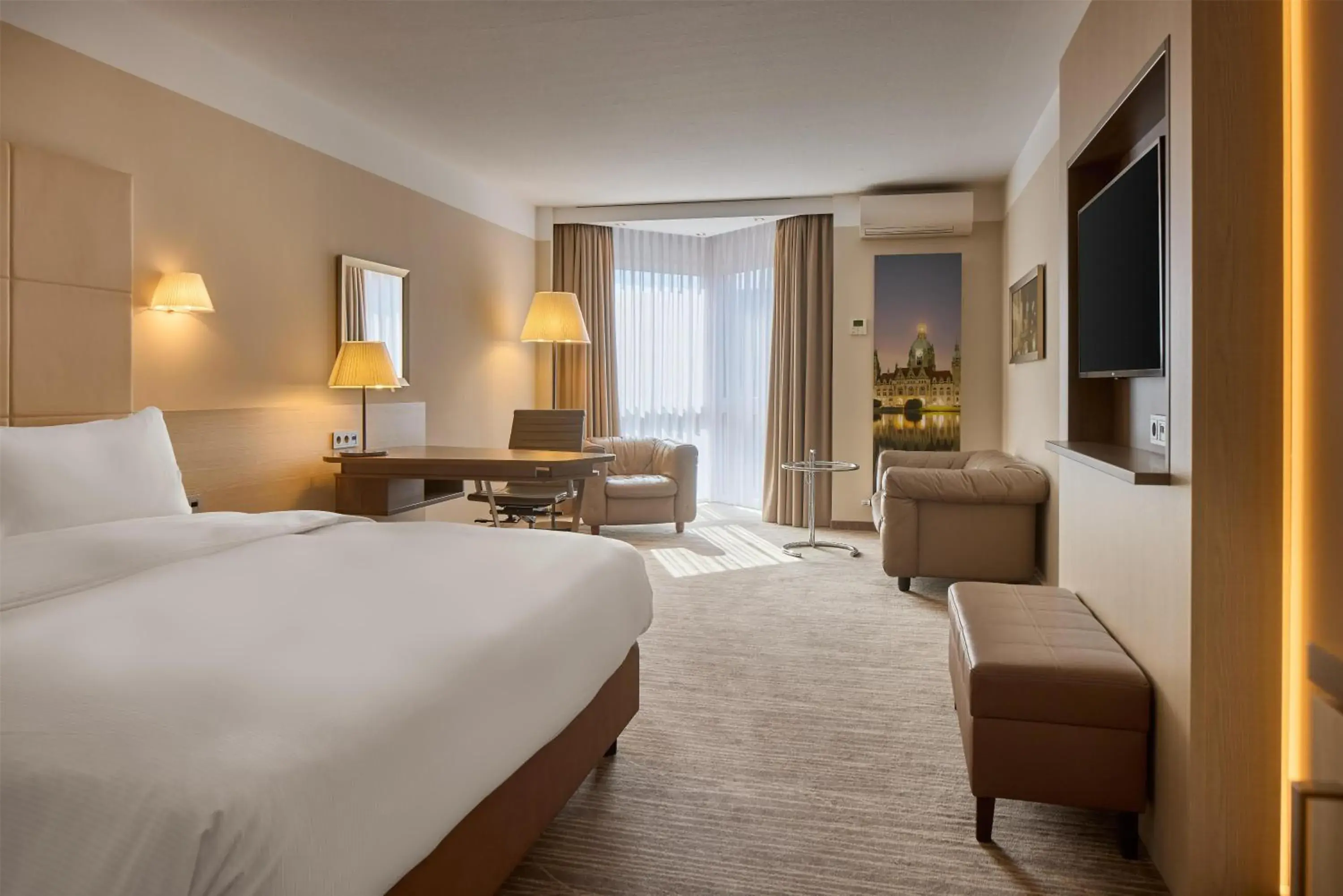 Deluxe King Room in DoubleTree by Hilton Hannover Schweizerhof Deluxe King Room in DoubleTree by Hilton Hannover Schweizerhof