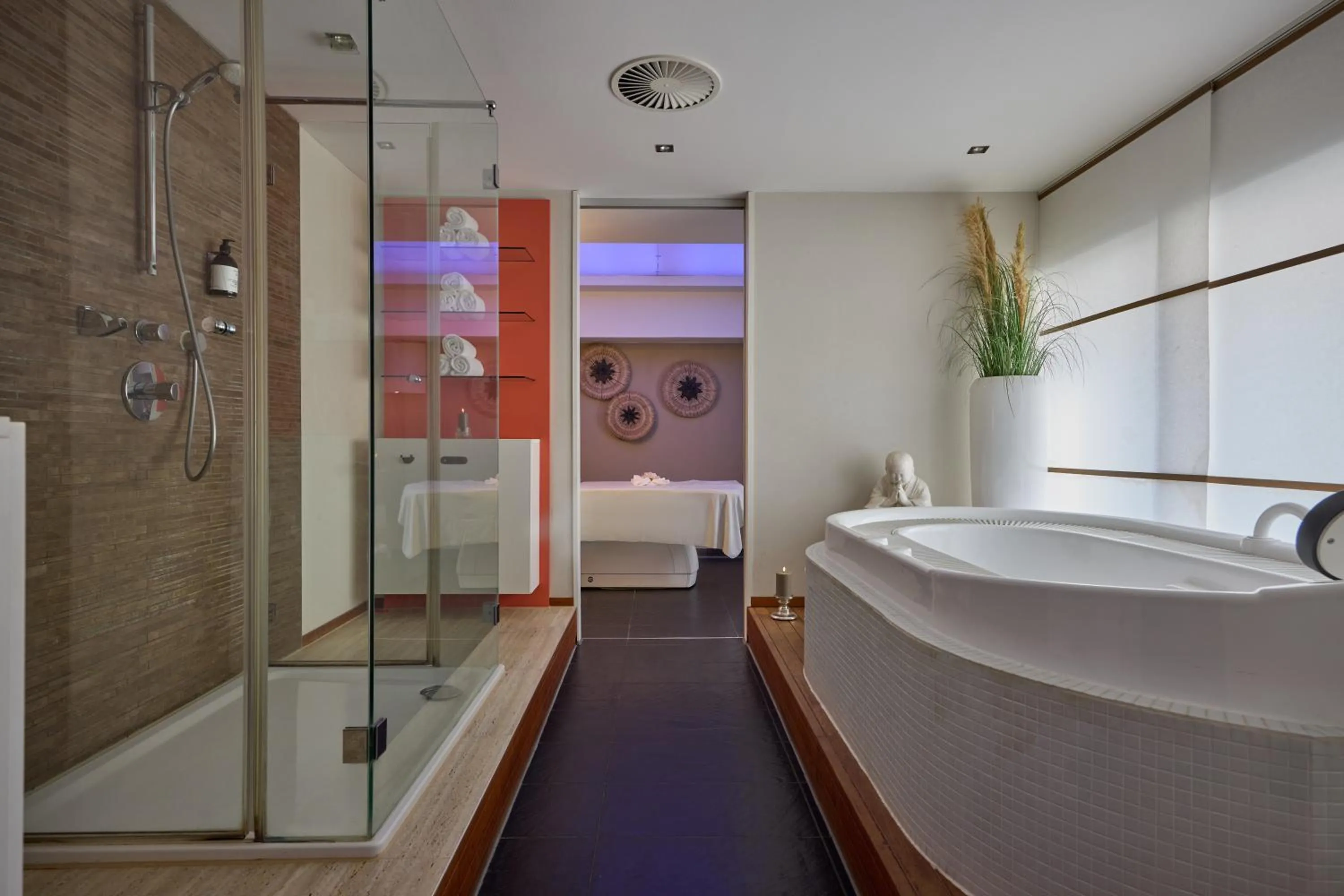 Spa and wellness centre/facilities in DoubleTree by Hilton Hannover Schweizerhof