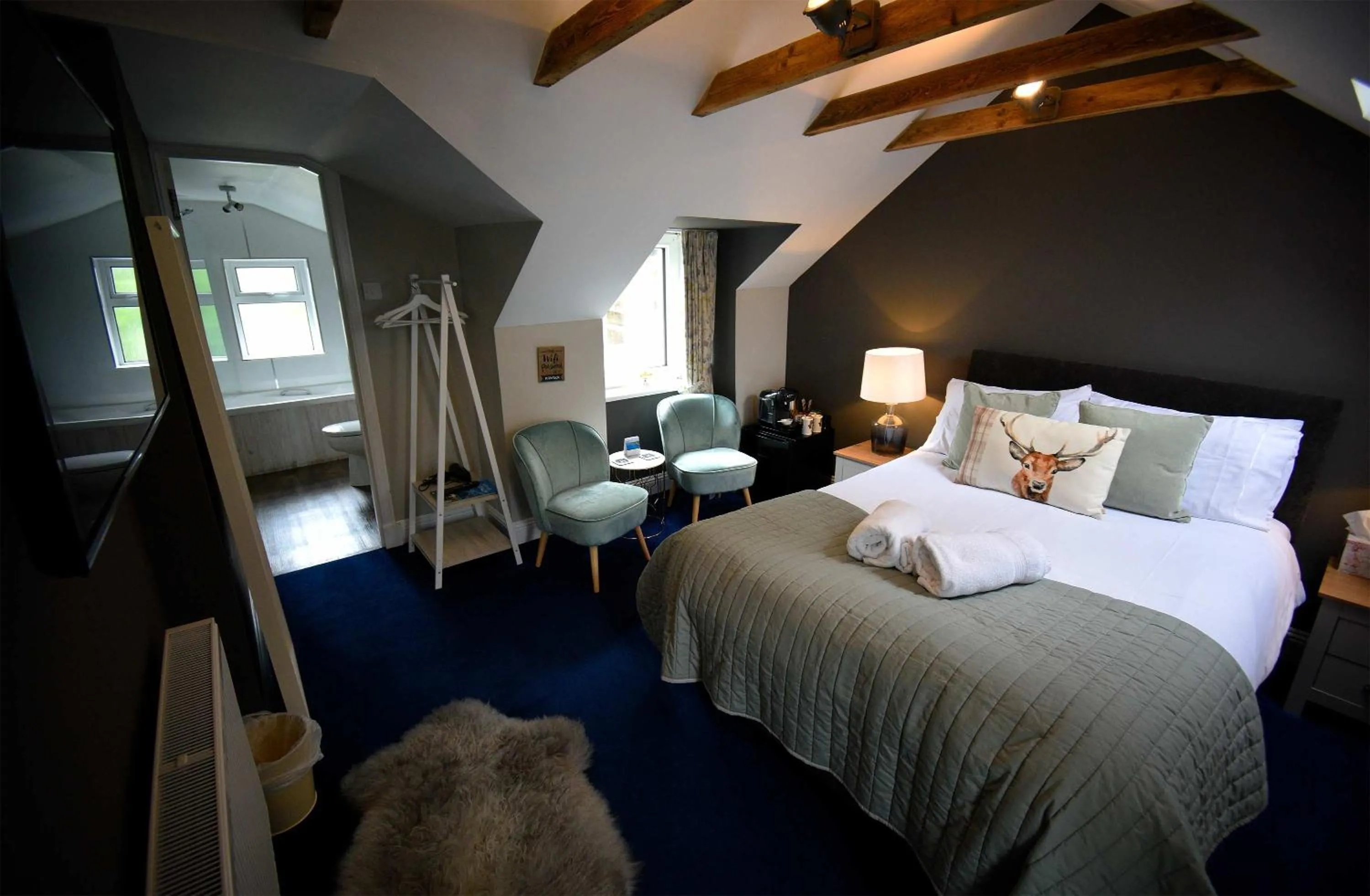 Bedroom, Bed in Rockview