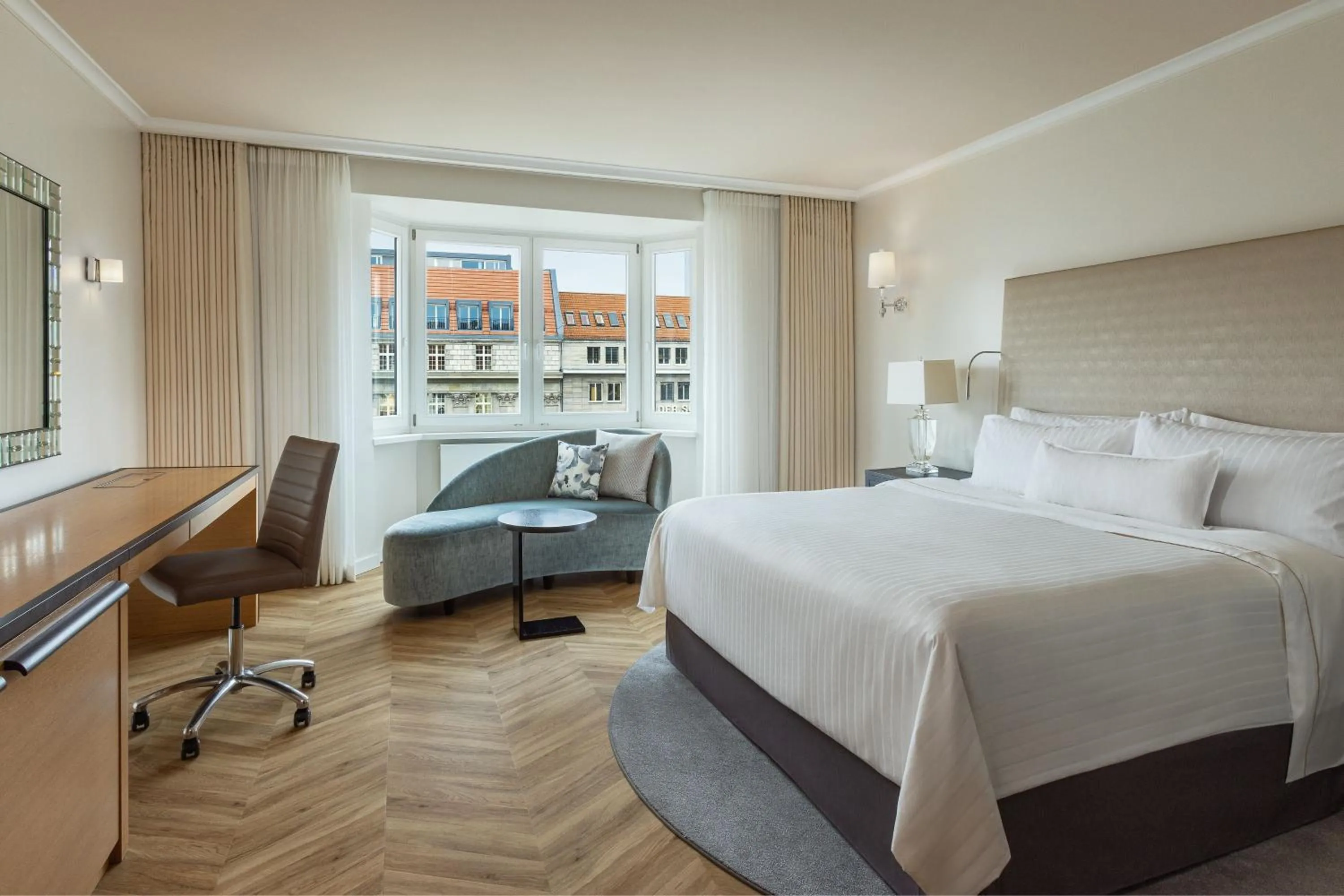 Photo of the whole room, Bed in The Westin Grand Berlin