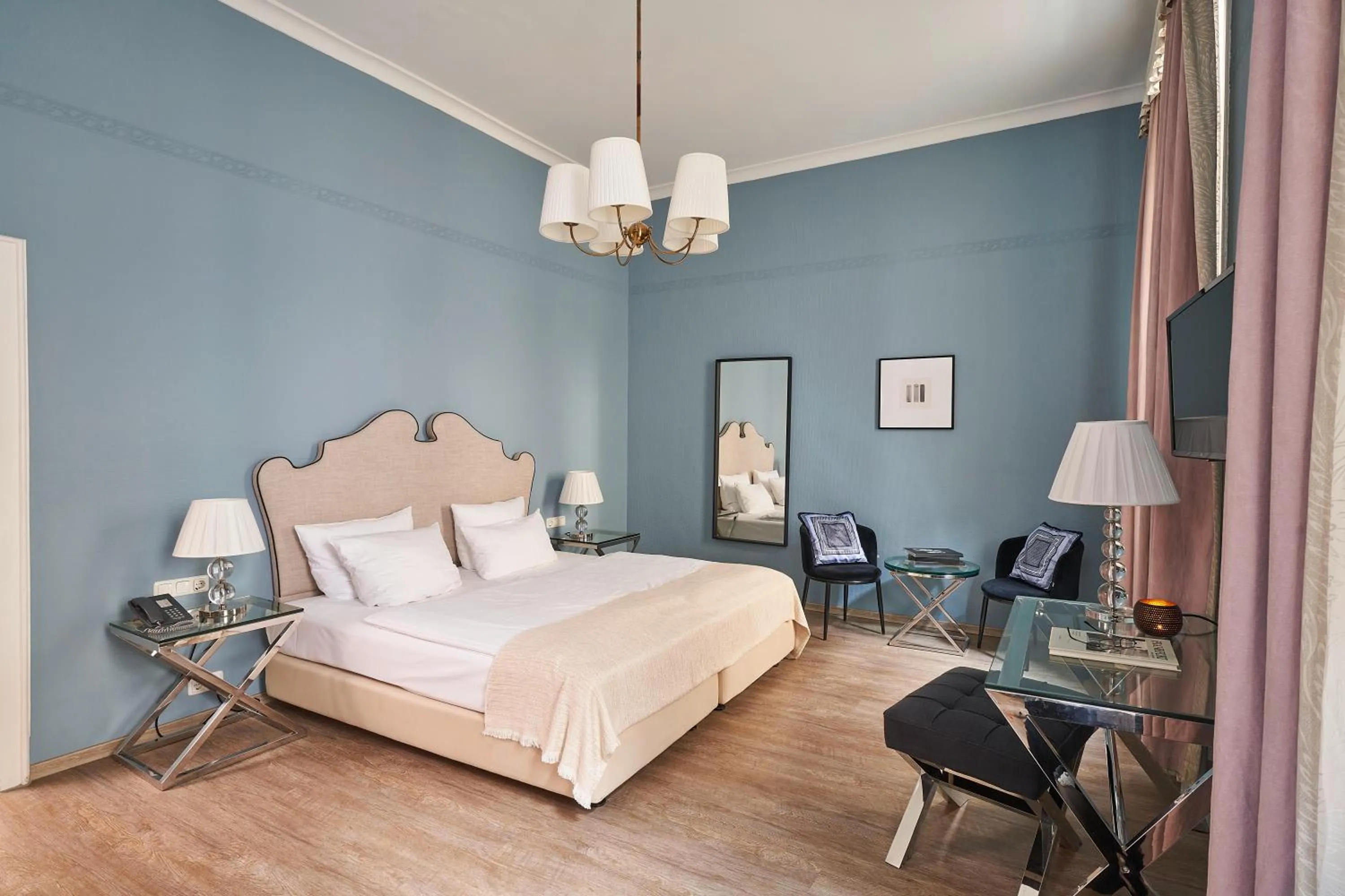 Bed in Hotel Monopol - Central Station