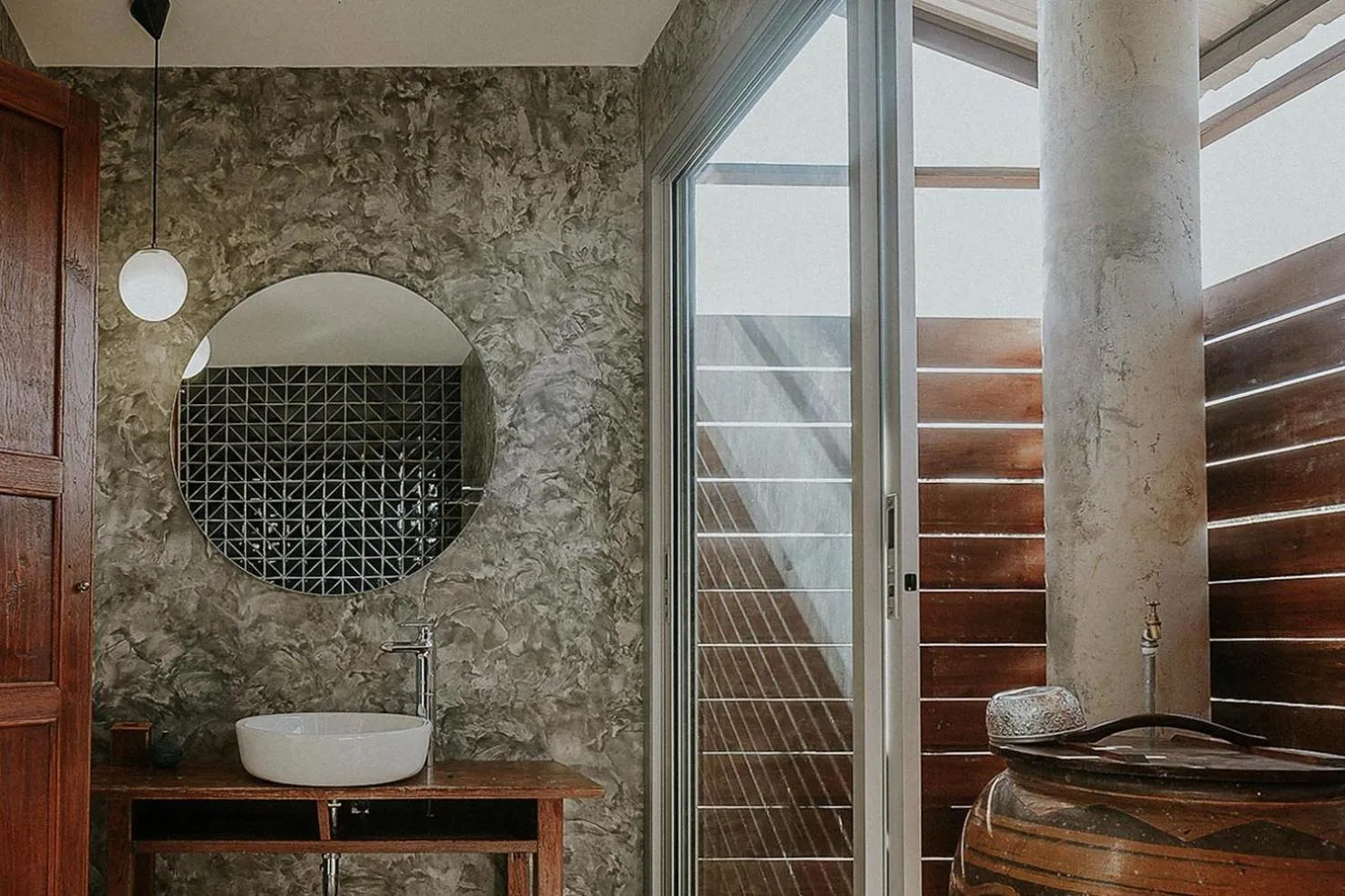 Shower in Baan Lek Villa