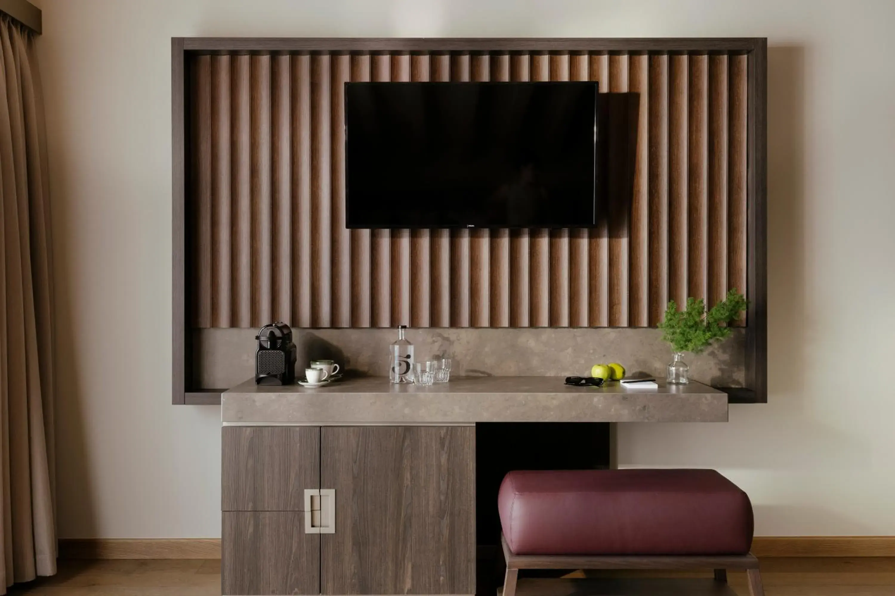 Solo Room in SCHLOSS Zermatt - Active & CBD Spa Hotel Solo Room in SCHLOSS Zermatt - Active & CBD Spa Hotel