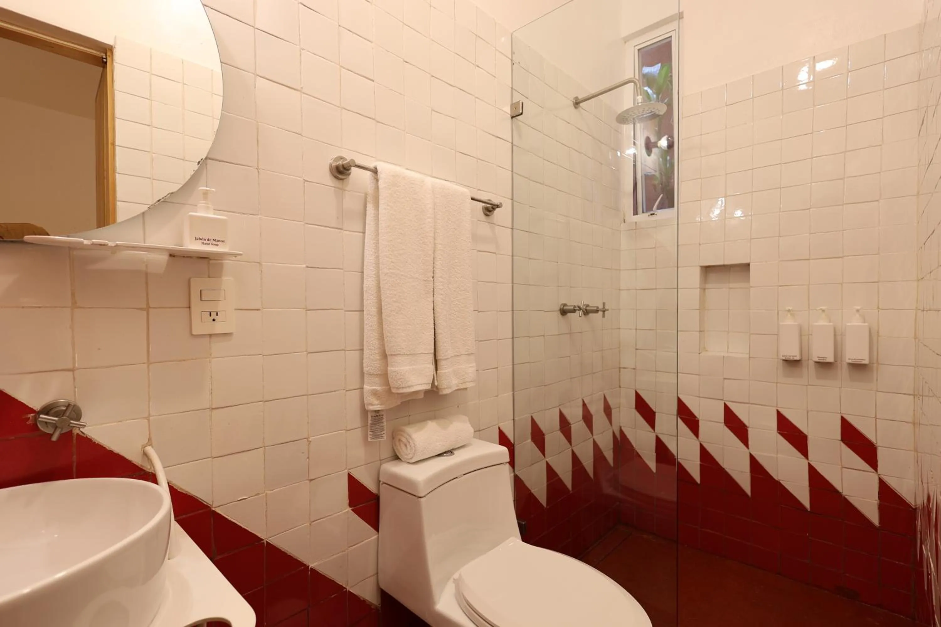 Shower in Hotel Ayook