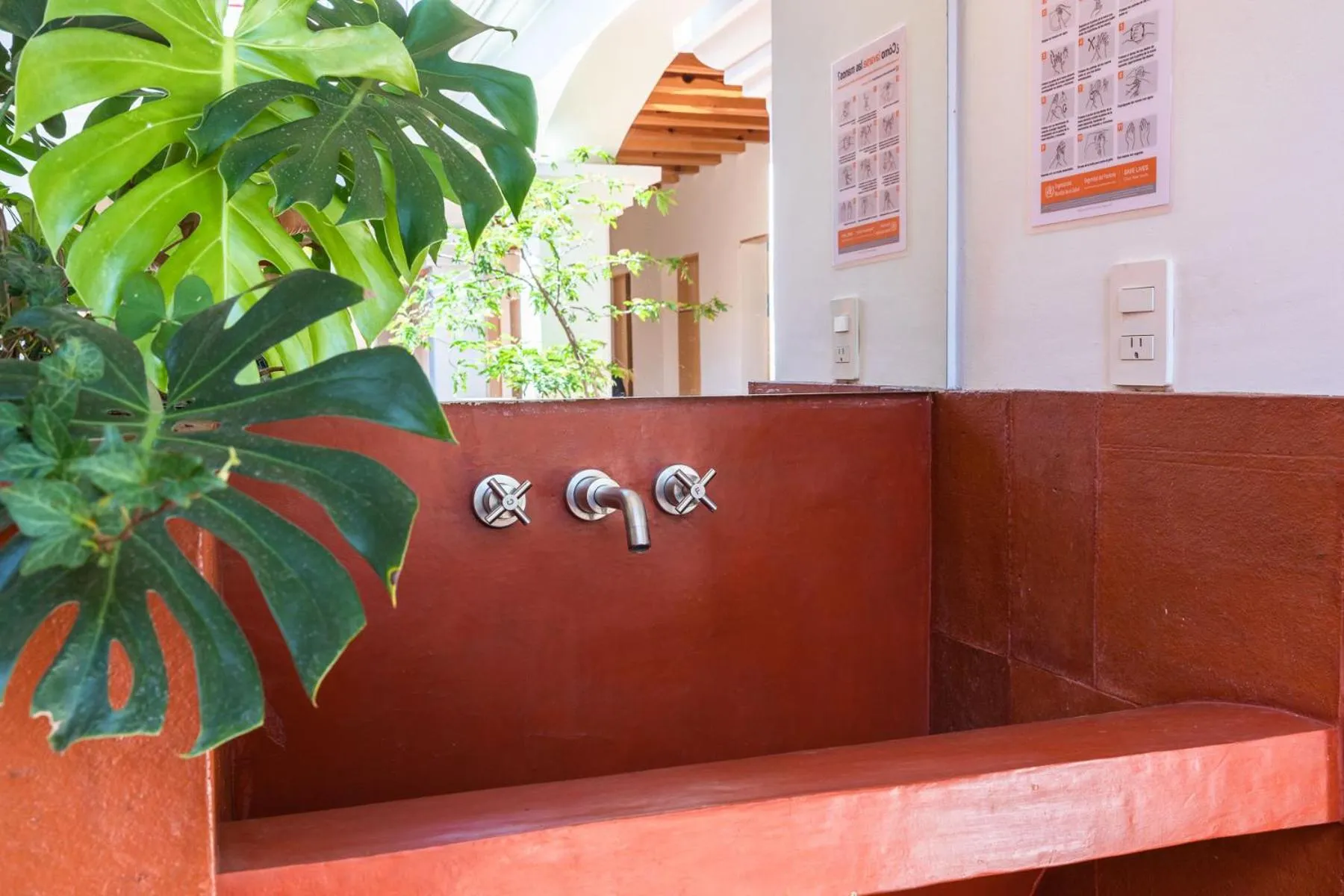 Public Bath in Hotel Ayook