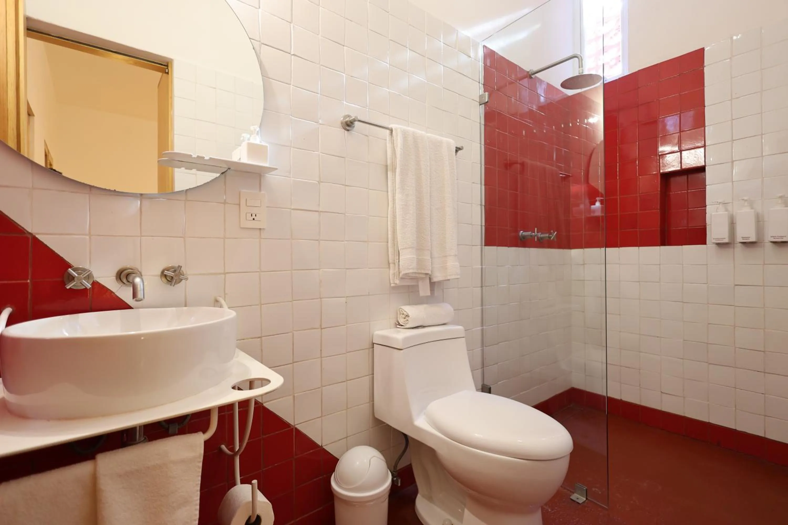 Shower in Hotel Ayook